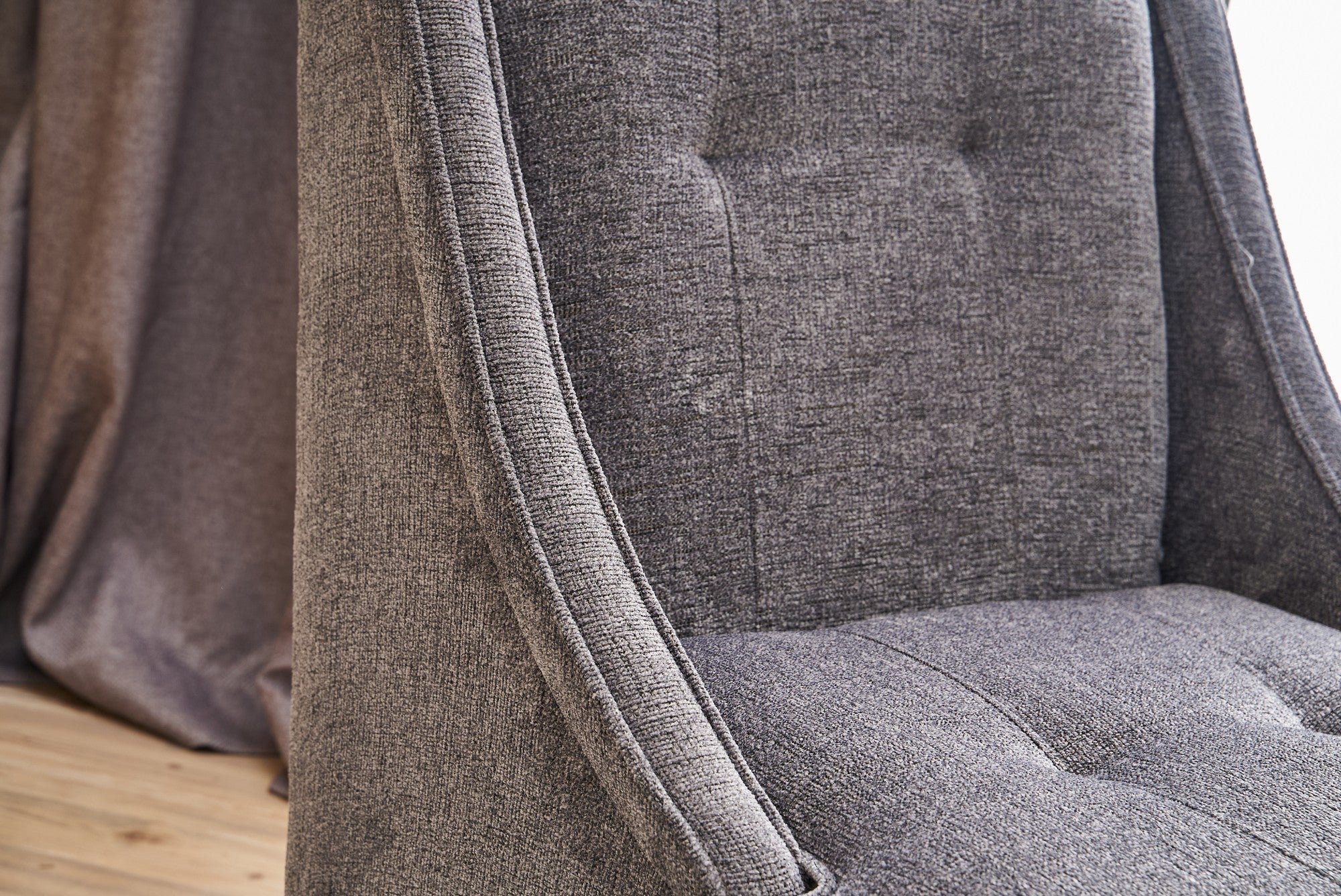 Poltrona Elegante, Cinza, 67 x 73 x 70 cm | Estrutura 100% Madeira de Faia, Espuma 32 DNS para Conforto | Uma Adição Elegante para Sala de Estar e Escritório