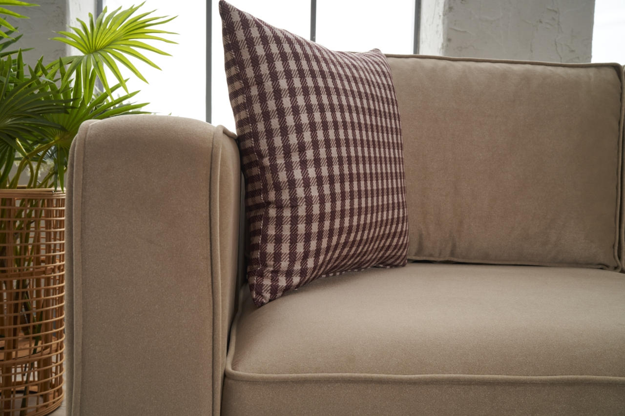 Sofá de canto elegante em creme, estrutura de madeira de faia, 258 cm | Veludo 100% poliéster, espuma 28 DNS, design escandinavo moderno para residências e hotéis