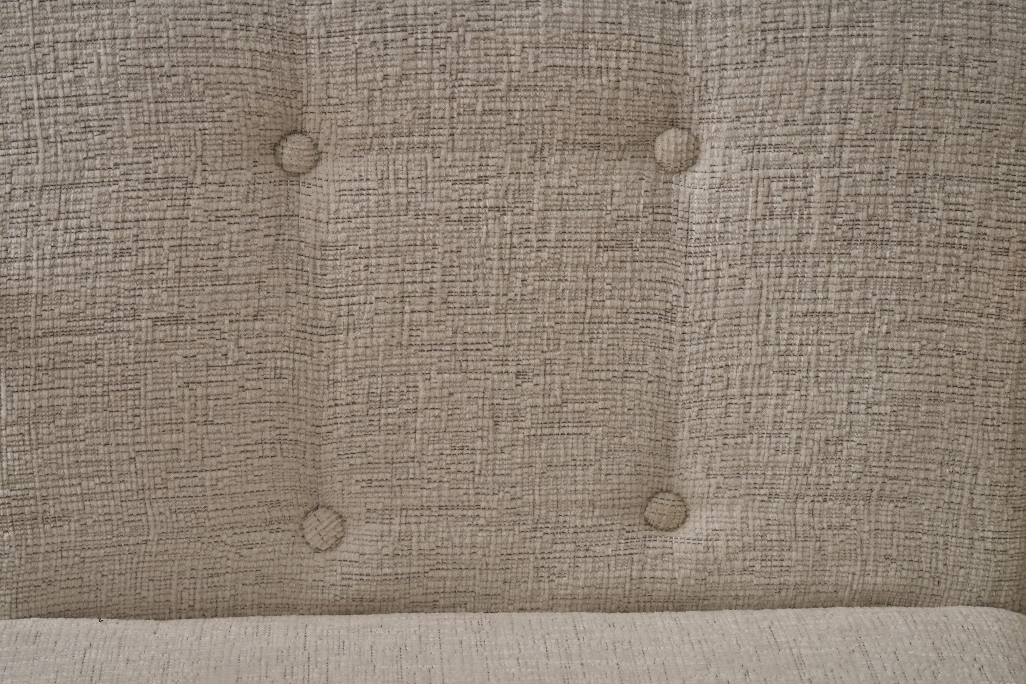 Poltrona Elegante – 69 x 80 x 83 cm – Creme – Madeira de Faia