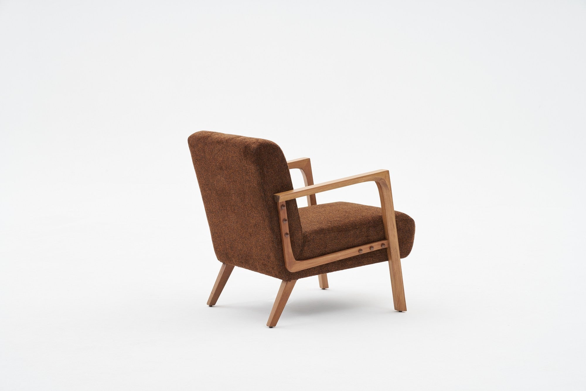 Poltrona Elegante – 69x80x83 cm – Castanho – Tecido Chenille e Madeira de Faia