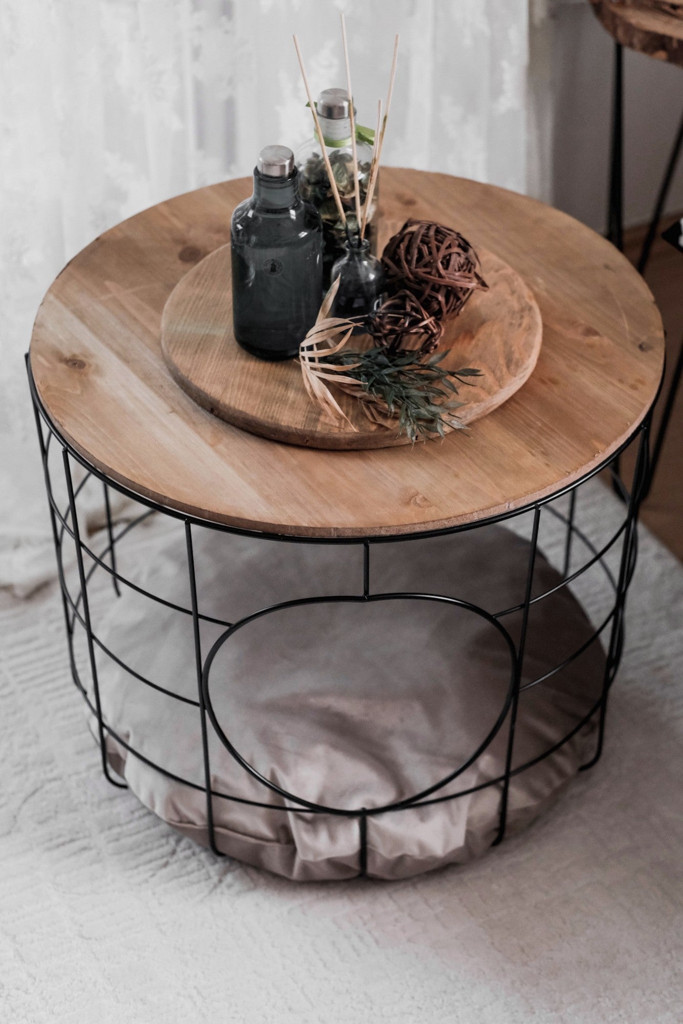 Mesa de Centro – 54cm x 54cm x 41cm – Preto – Madeira Aglomerada