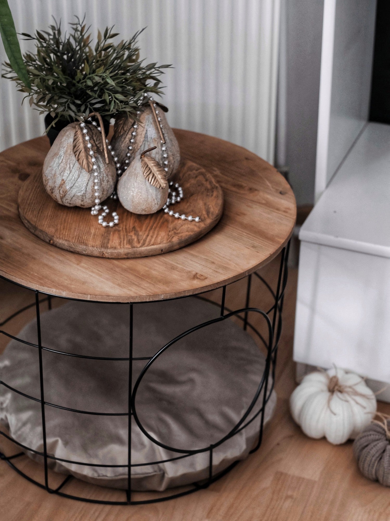 Mesa de Centro – 54cm x 54cm x 41cm – Preto – Madeira Aglomerada