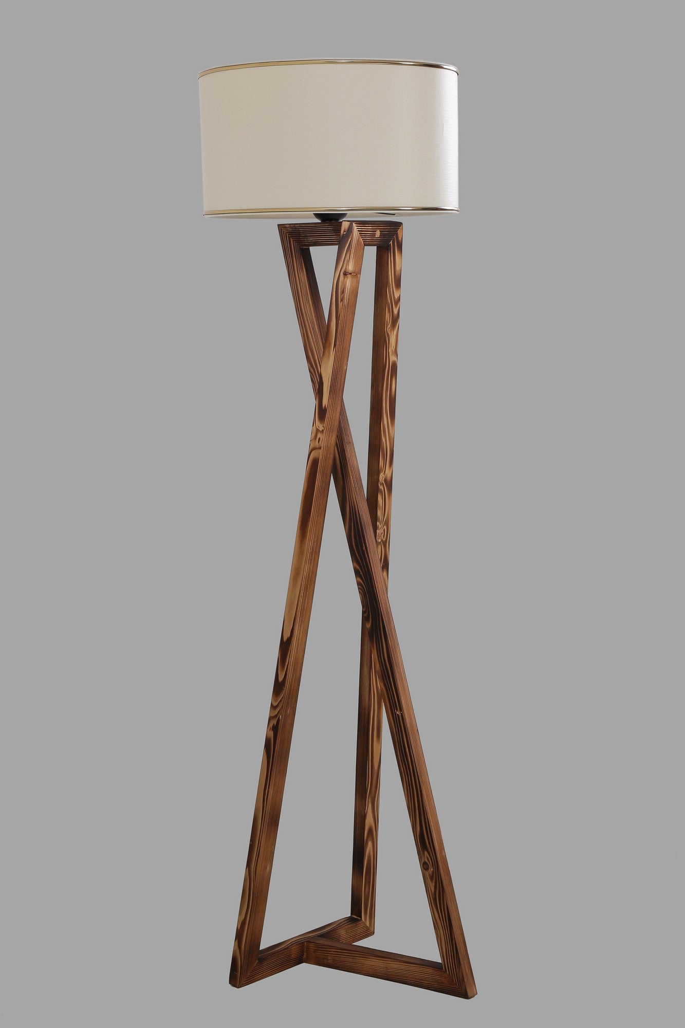 Candeeiro de Pé – 150 cm – Cobre – Madeira