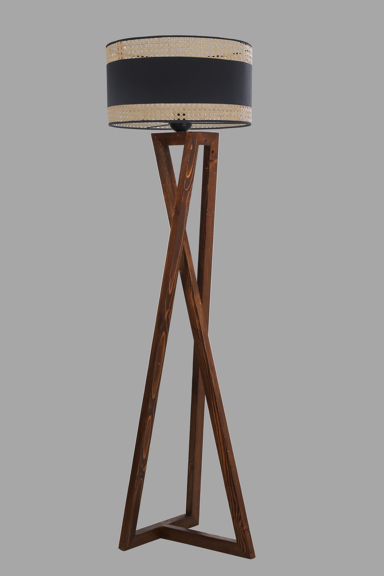 Candeeiro de Pé – 150 cm – Cor noz – Madeira