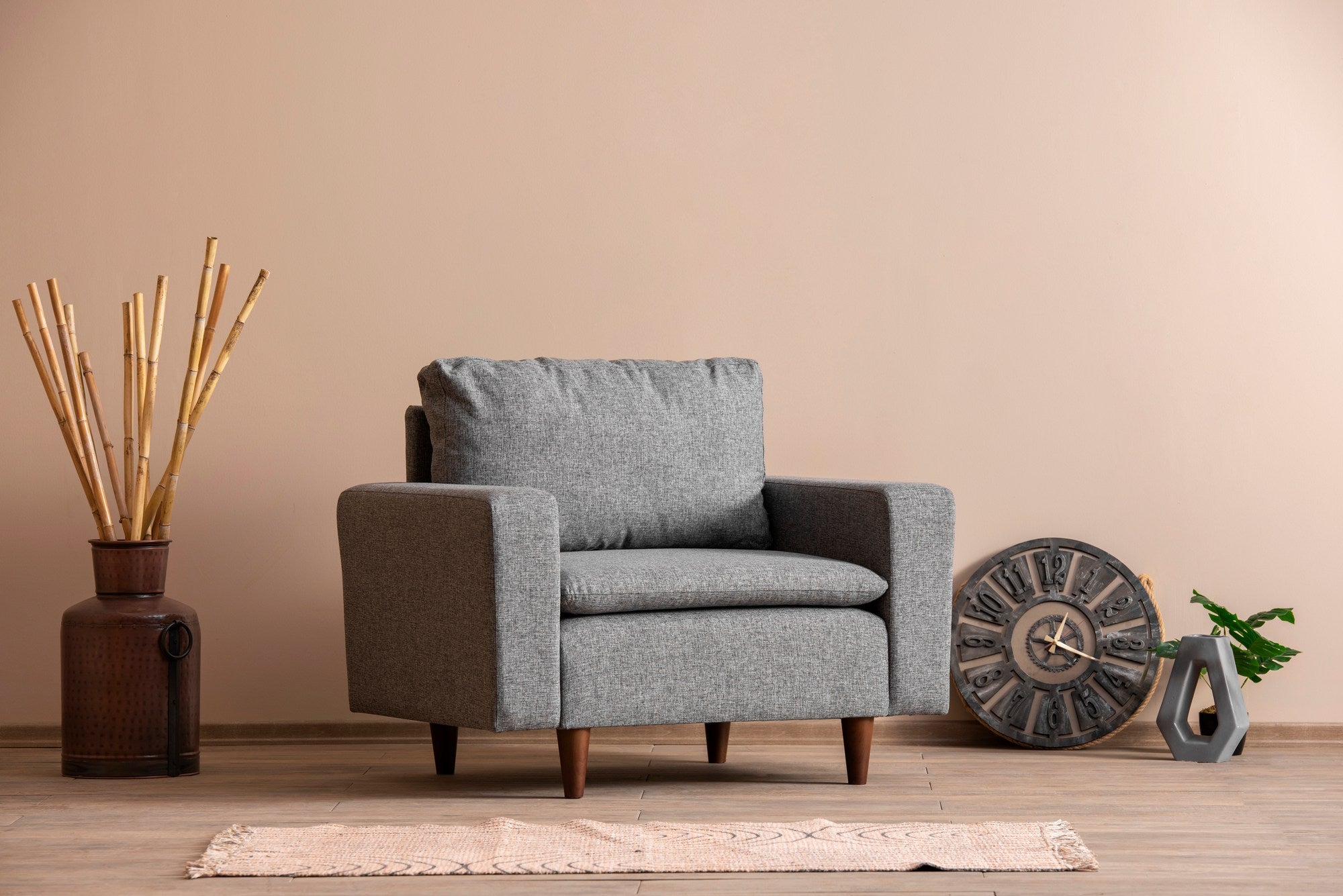 Poltrona de Asa Elegante, Cinza Claro, 105 cm de Largura | Estrutura 100% Metal, Tecido 100% Poliéster | Espuma de Alto DNS e Almofada de Fibra de Silicone | Perfeita para Espaços Modernos
