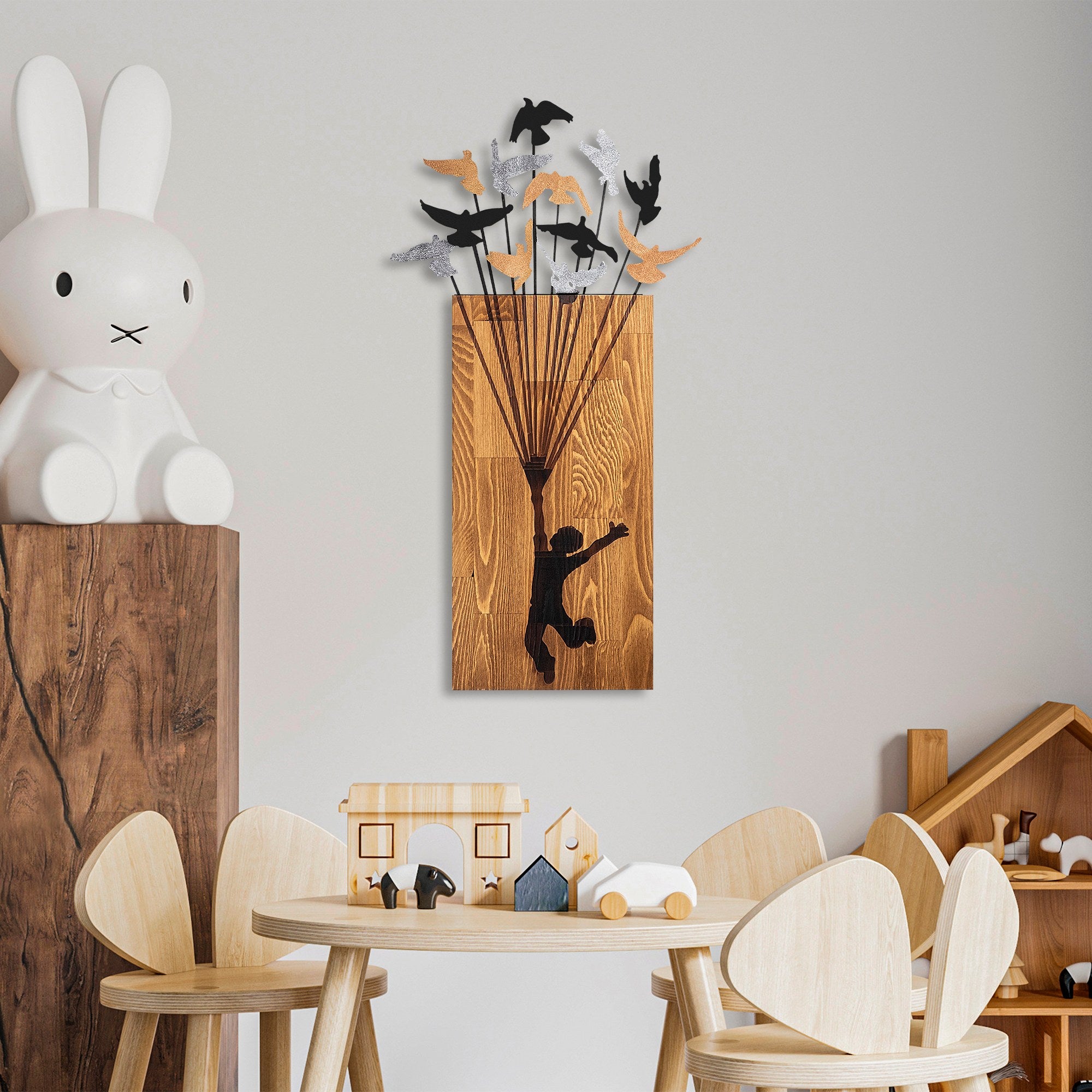 Elegante acessório decorativo de parede em madeira, nogueira e preto, 45 x 86 cm | 100% madeira (3 cm) e metal (1,5 mm) | Design fácil de montar na parede para uma decoração elegante
