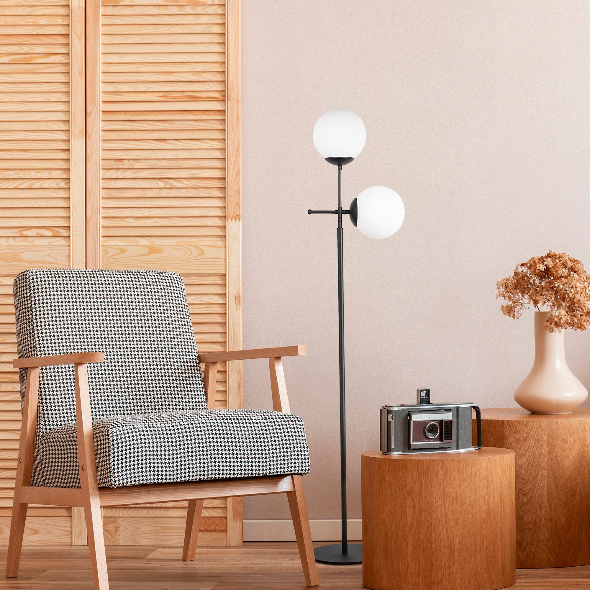 Candeeiro de Pé – 174 cm – Preto – Metal e vidro