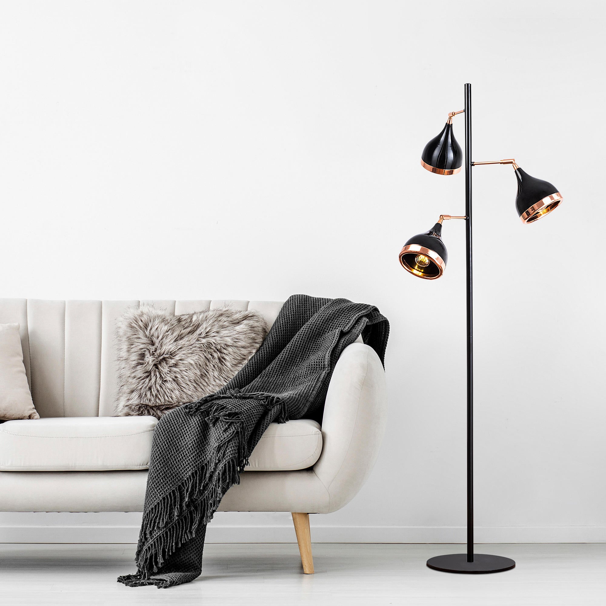 Candeeiro de Pé – 163 cm de Altura – Preto e Cobre – Metal