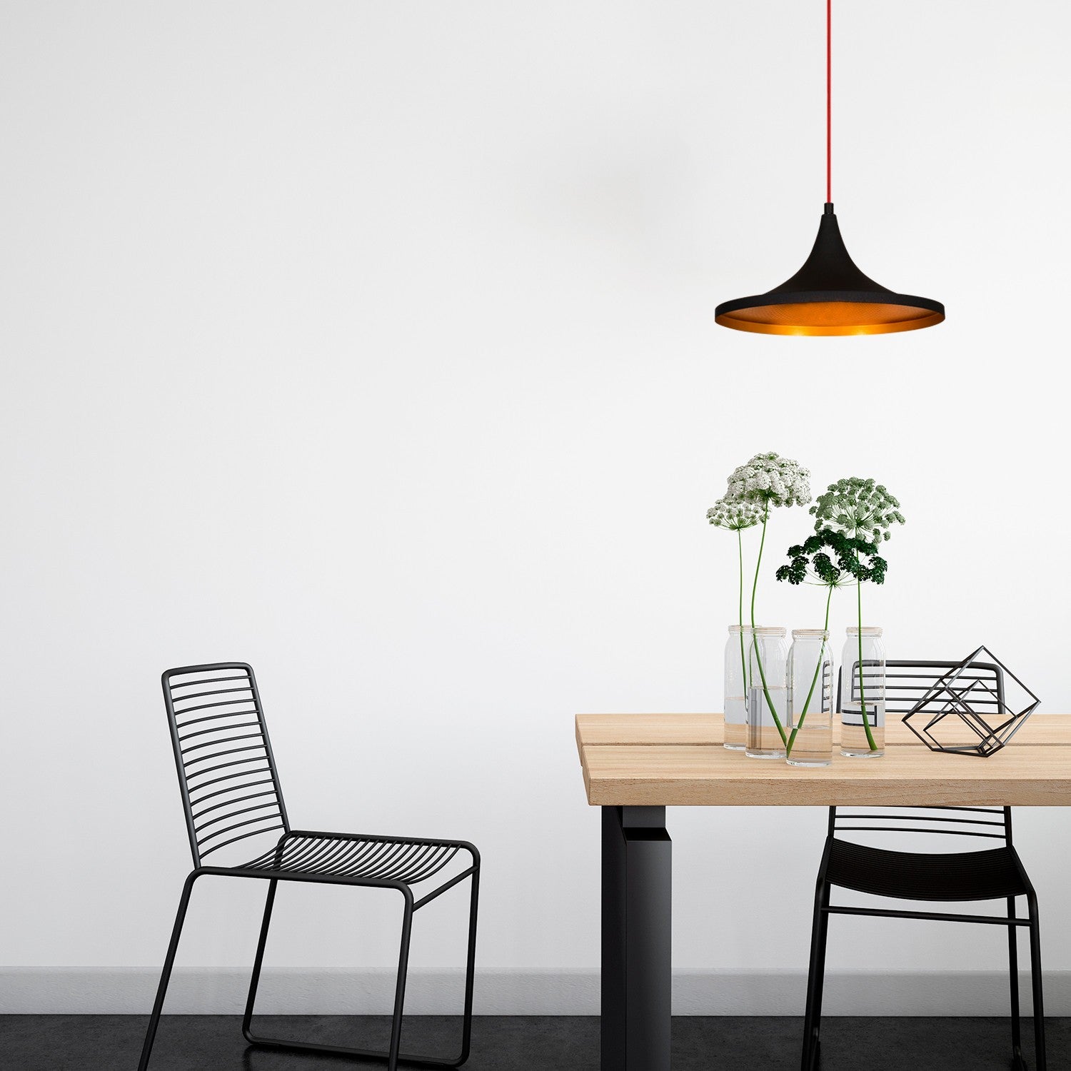 Candeeiro de Teto Escandinavo – 35 cm de Diâmetro, 117 cm de Altura – Preto e Vermelho – Metal