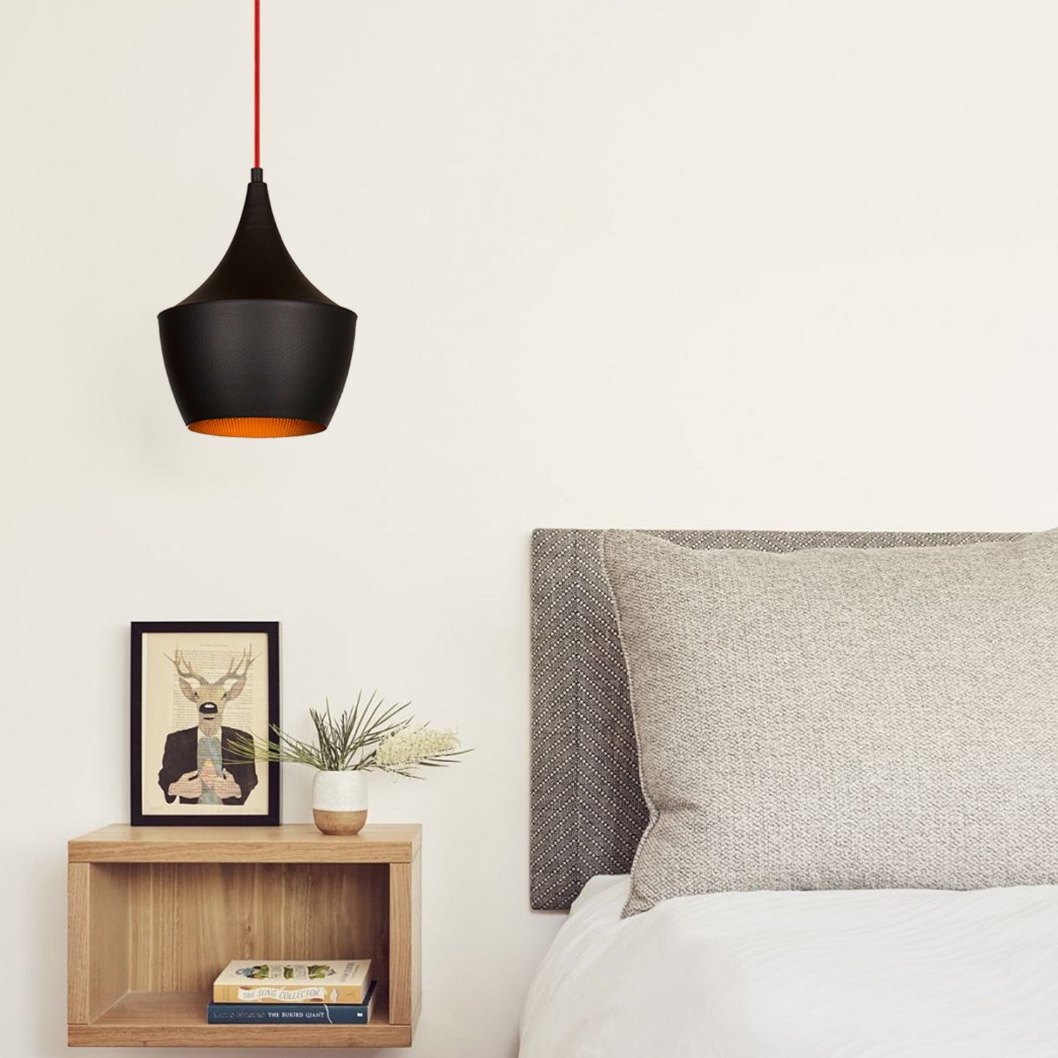 Candeeiro de Teto Escandinavo – 23 cm de Diâmetro – Preto e Vermelho – Metal
