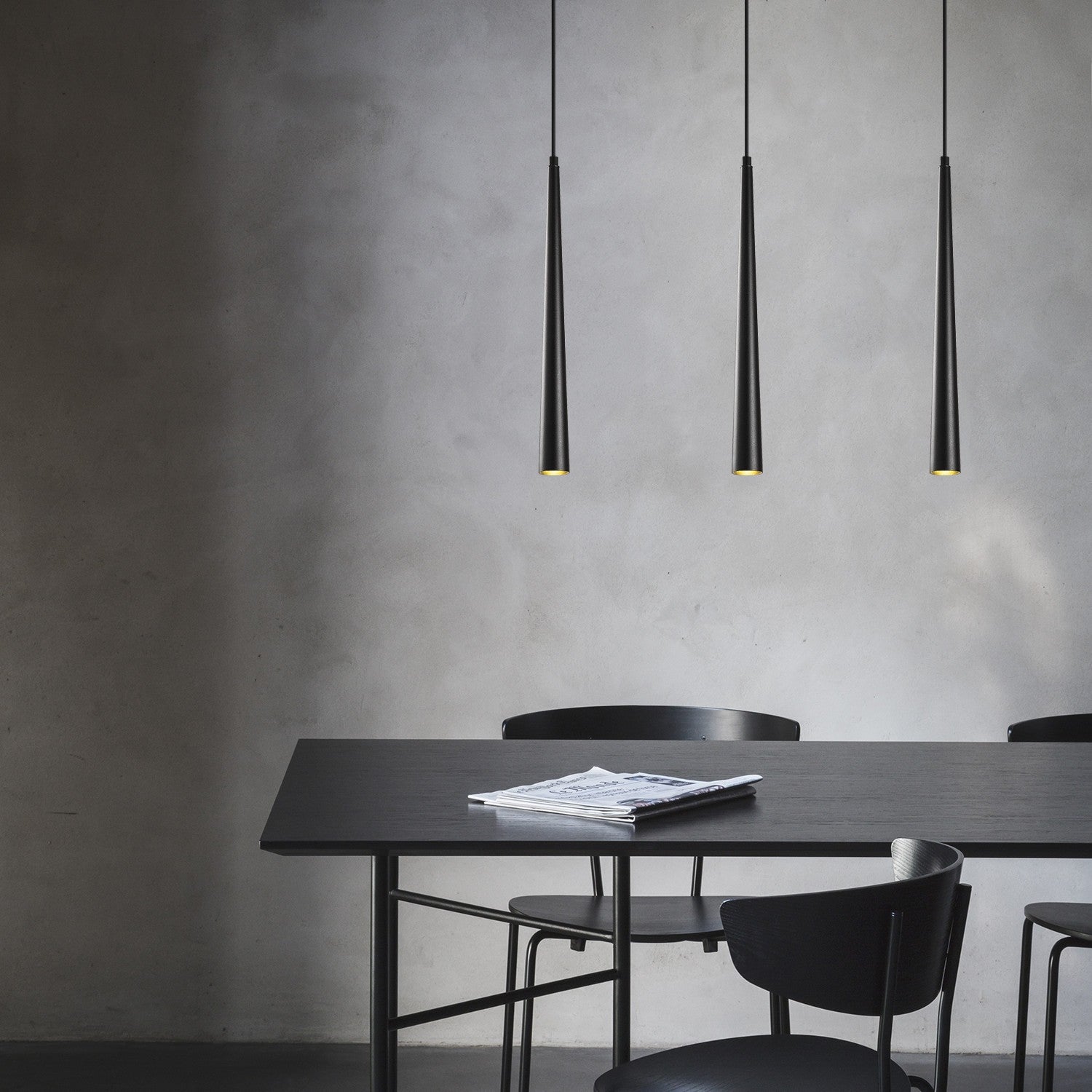 Candeeiro de Teto – altura ajustável de 135 cm – preto – metal