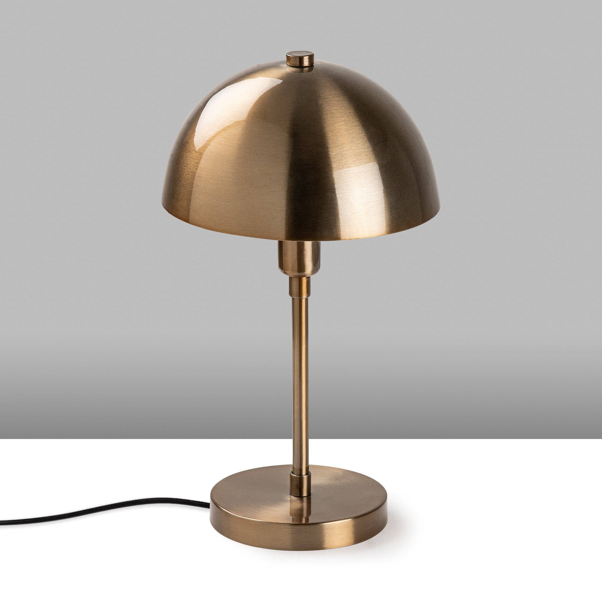 Candeeiro de Mesa – 20 x 20 x 35 cm – Cor antiquada – Metal