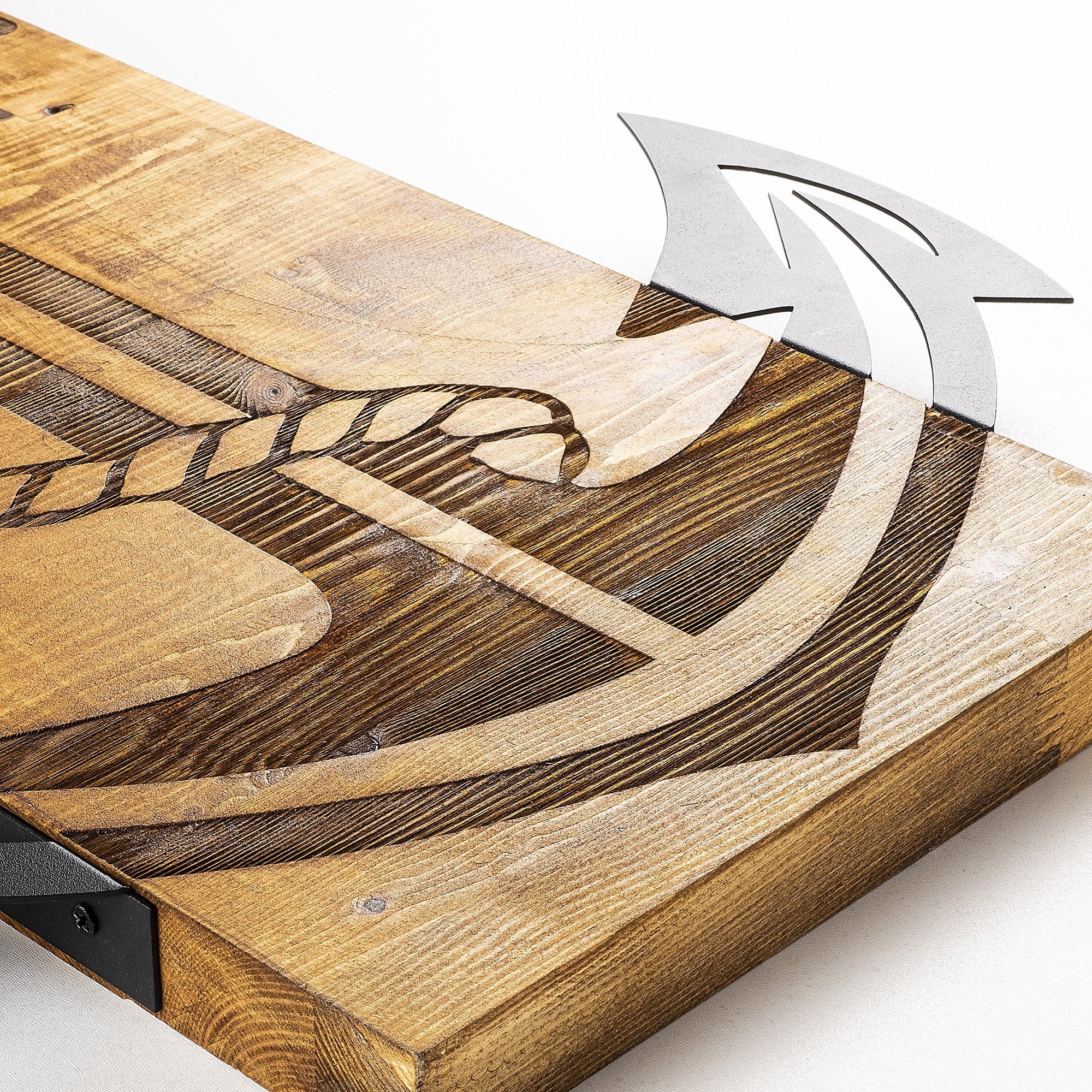 Acessório decorativo de parede – 41 x 58 cm – nogueira e preto – 50% madeira e 50% metal