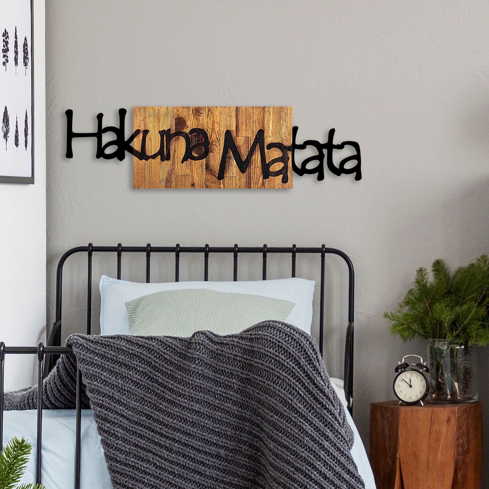Acessório decorativo de parede – 108 x 3 x 30 cm – Preto e Nogueira clara – Madeira e metal