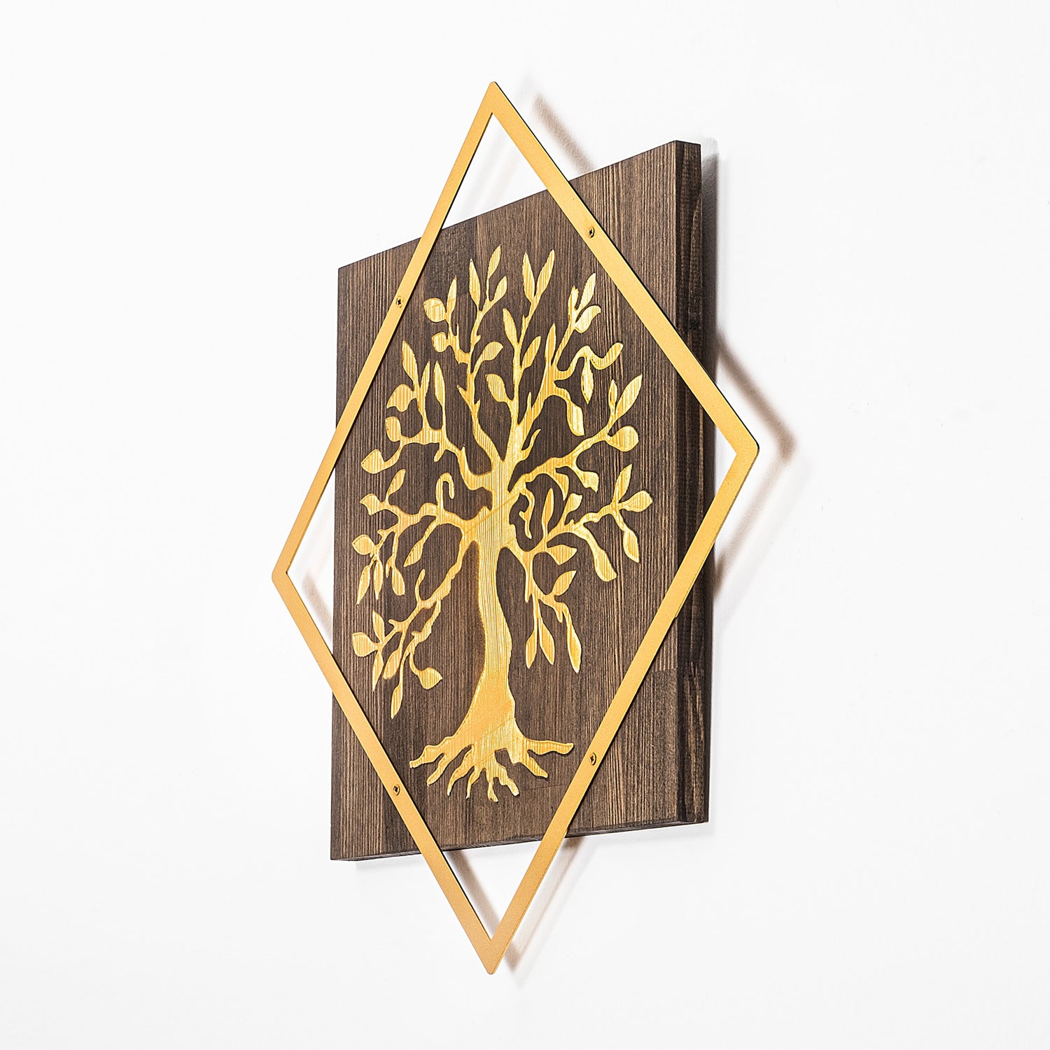 Acessório decorativo de parede em madeira e metal – 54 x 54 cm – nogueira e dourado