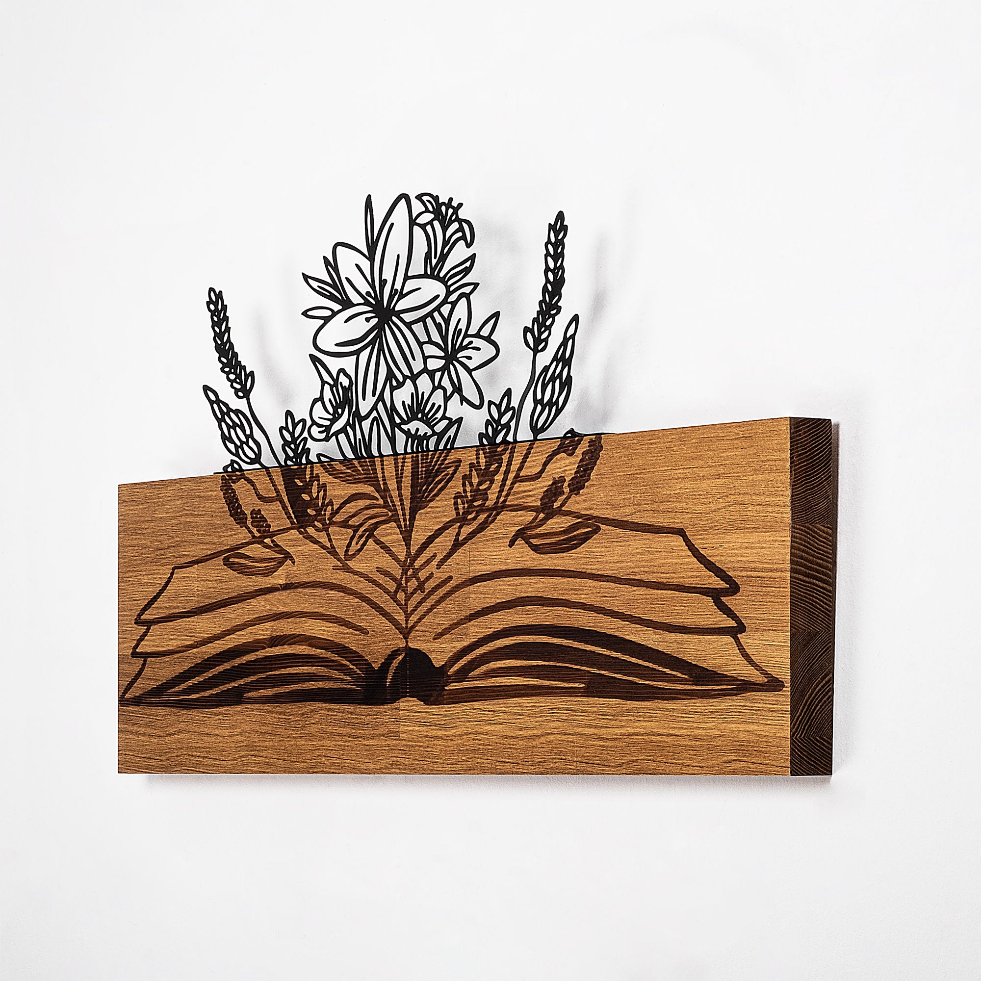 Acessório Decorativo de Parede – 33 x 58 cm – Nogueira e Preto – Madeira e Metal