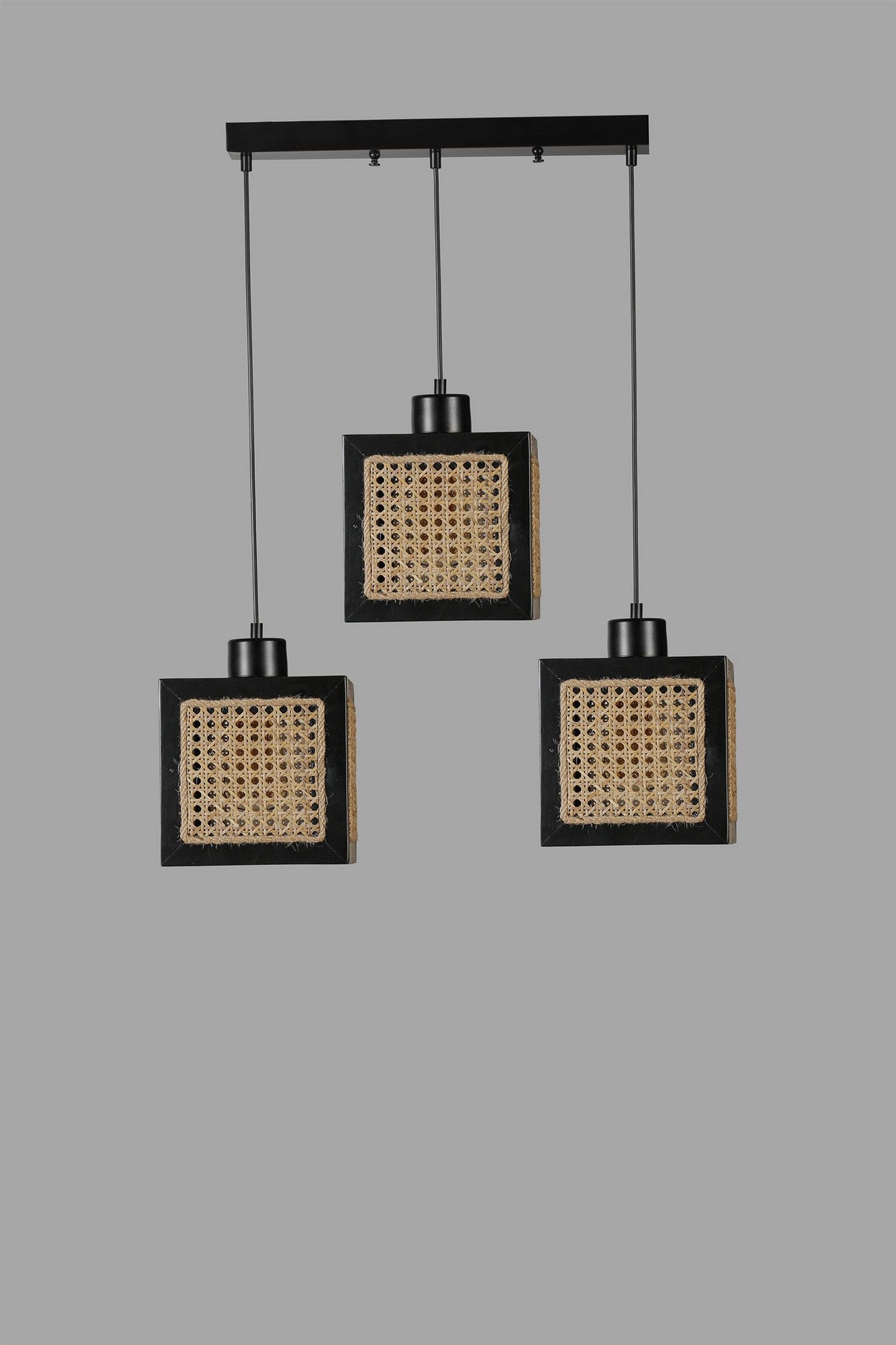 Candeeiro de Teto – 70 cm – Preto – Madeira e Rattan
