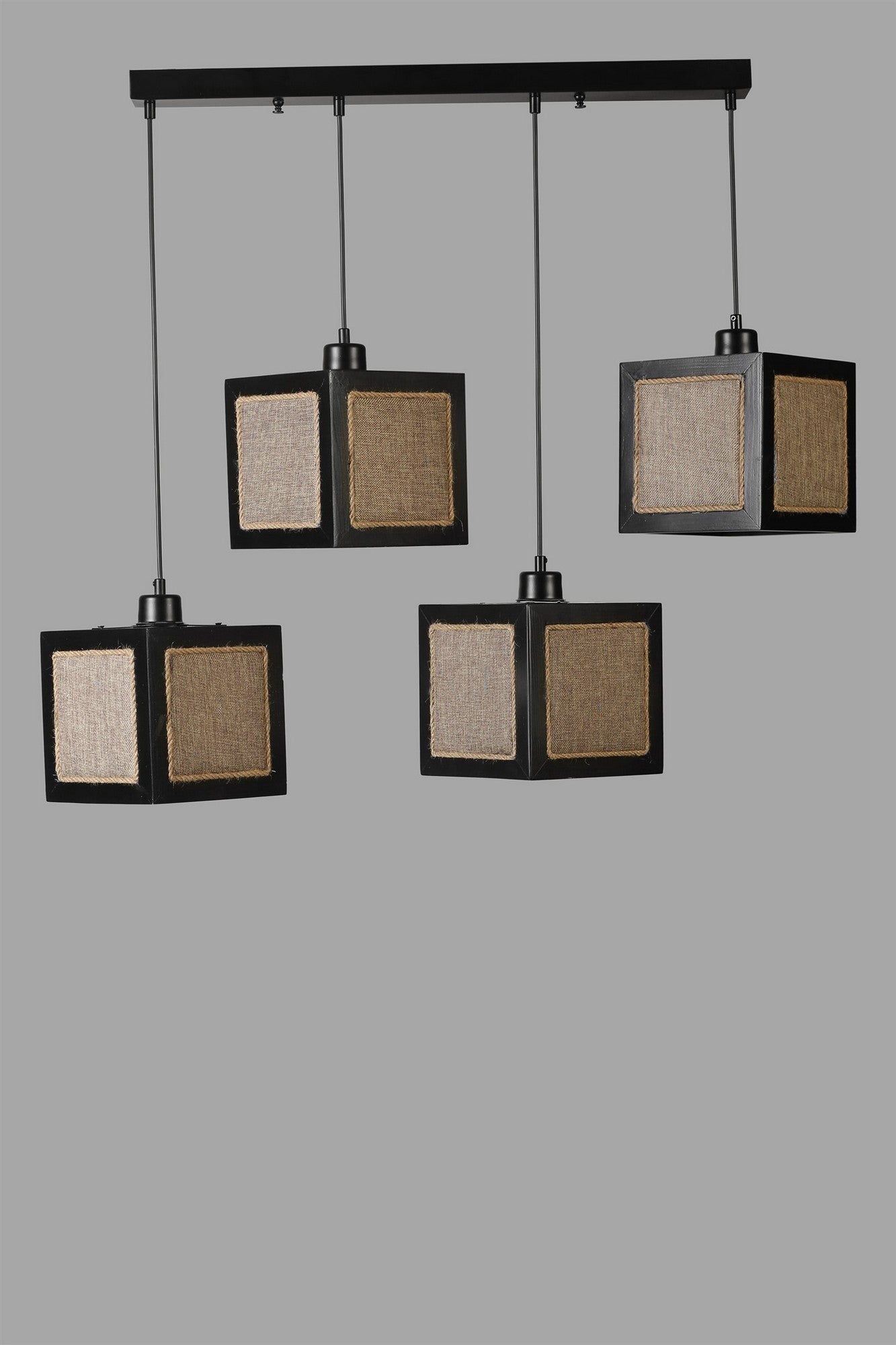 Candeeiro de Teto – 70 cm – Preto e Rattan – Madeira de Fir