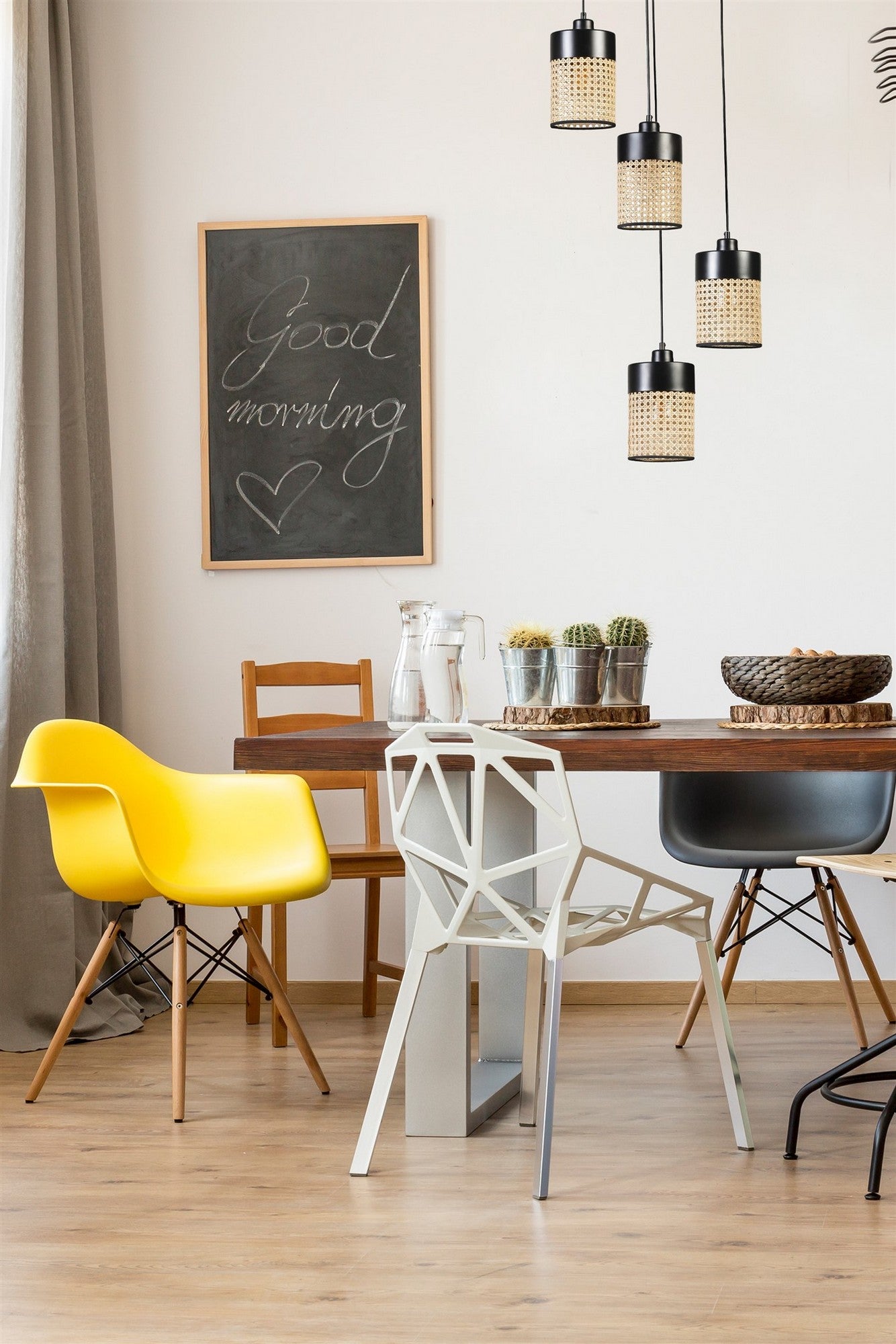 Candeeiro de Teto – 70 cm – Preto – Metal e Rattan