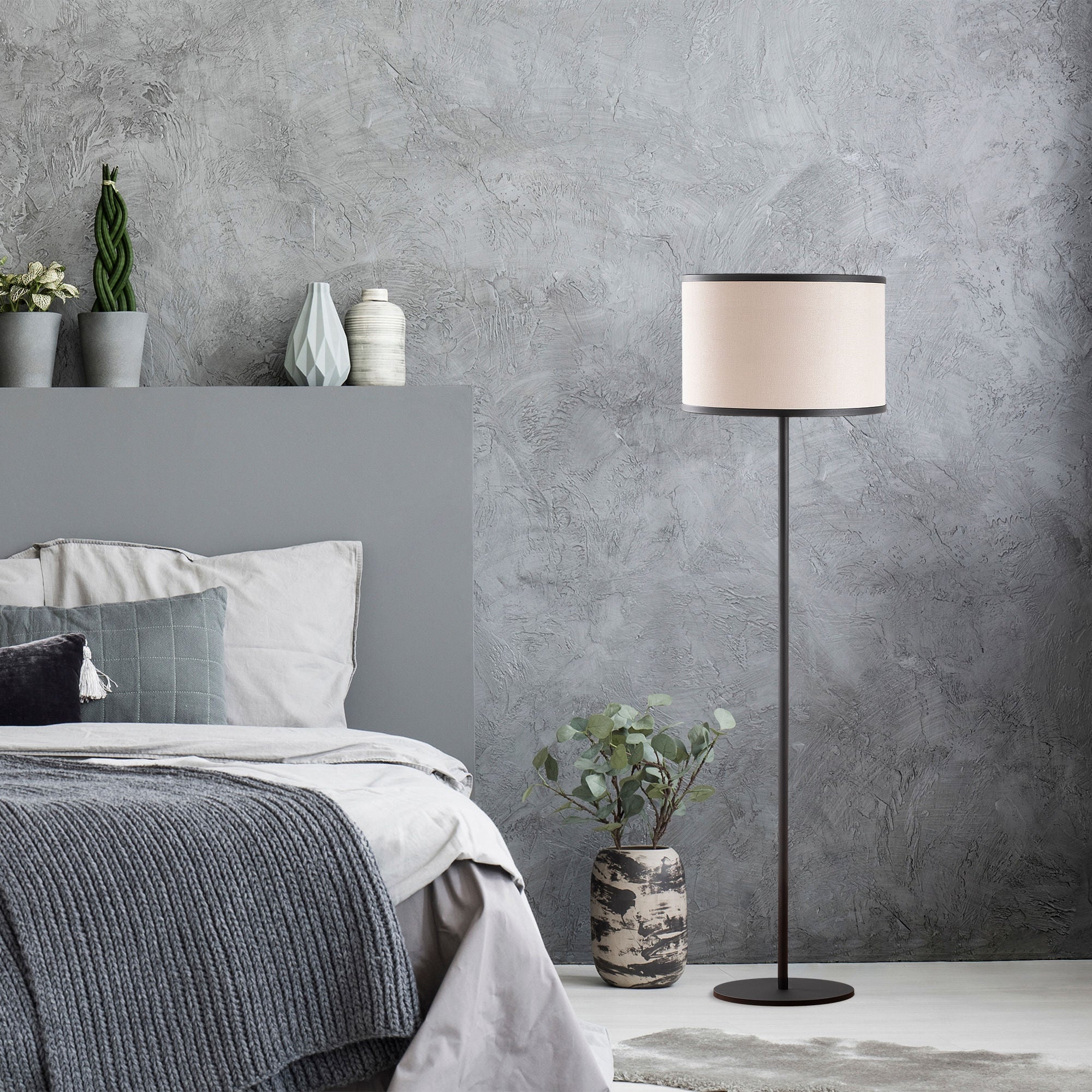 Candeeiro de Pé moderna com corpo de metal e base de tecido, 40 x 40 x 156 cm, design preto e branco, soquete E27, perfeita para decoração escandinava e de hotéis