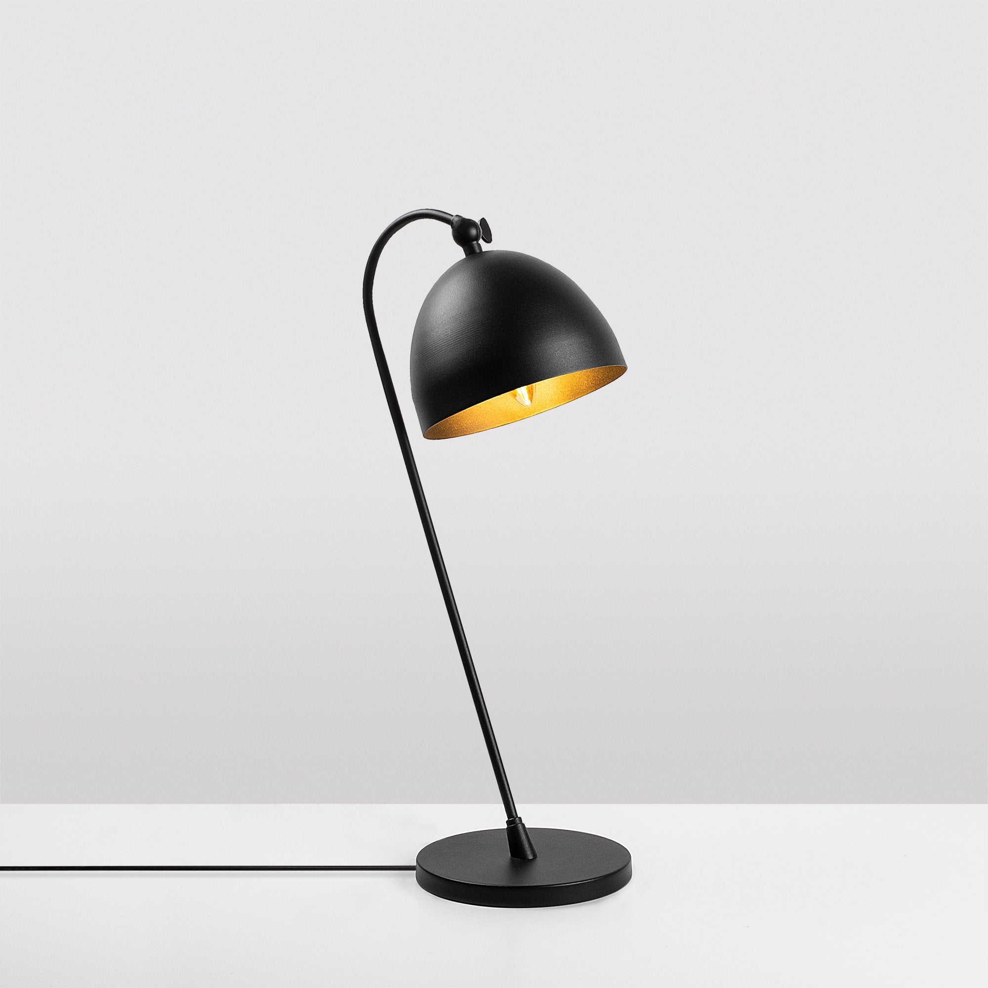 Candeeiro de Mesa Moderna, Preta e Dourada, 18 x 26 x 54 cm | Corpo em Metal, Soquete E14, 40 W Máx., Cabo de 200 cm | Design Industrial e Escandinavo Elegante