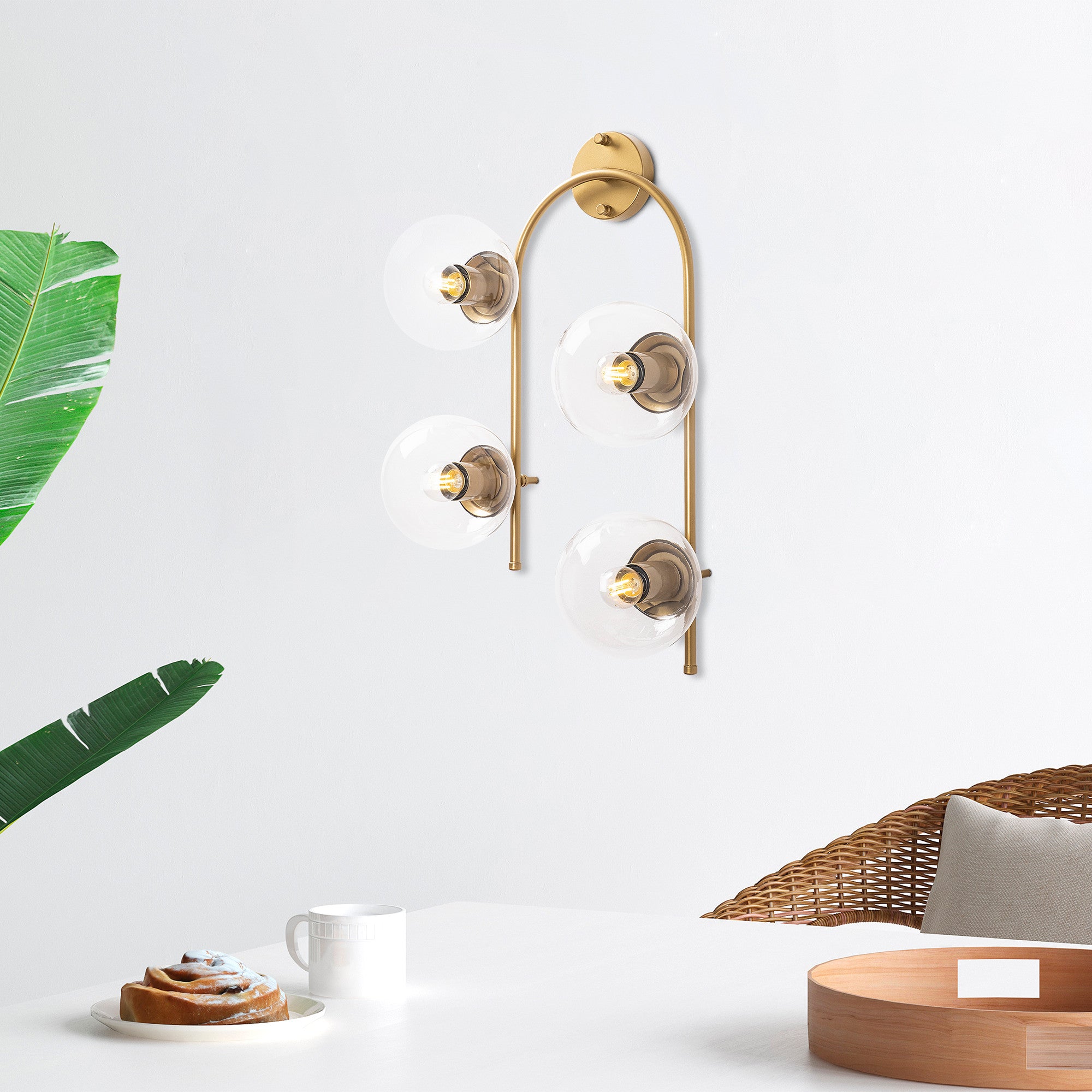 Candeeiro de Parede Elegante, Dourado Brilhante, 40 x 26 cm | Corpo em Metal, Tampa de Vidro, IP20 | 4 Soquetes E14, Design Escandinavo Moderno para Espaços Glamourosos