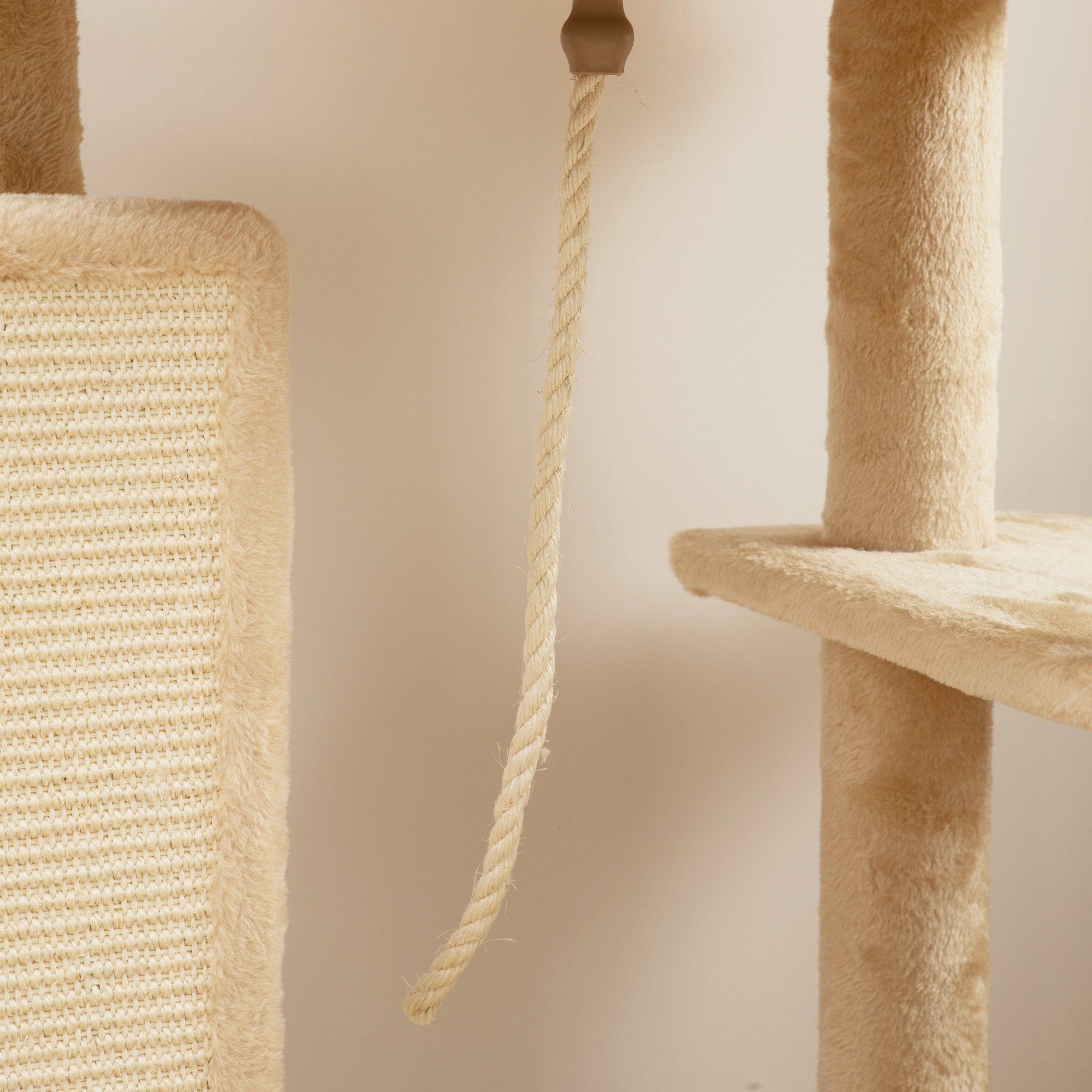 Arranhador para Gatos Grande – 55x44x132 cm – Bege – Melamina de madeira, pelúcia, algodão PP e sisal