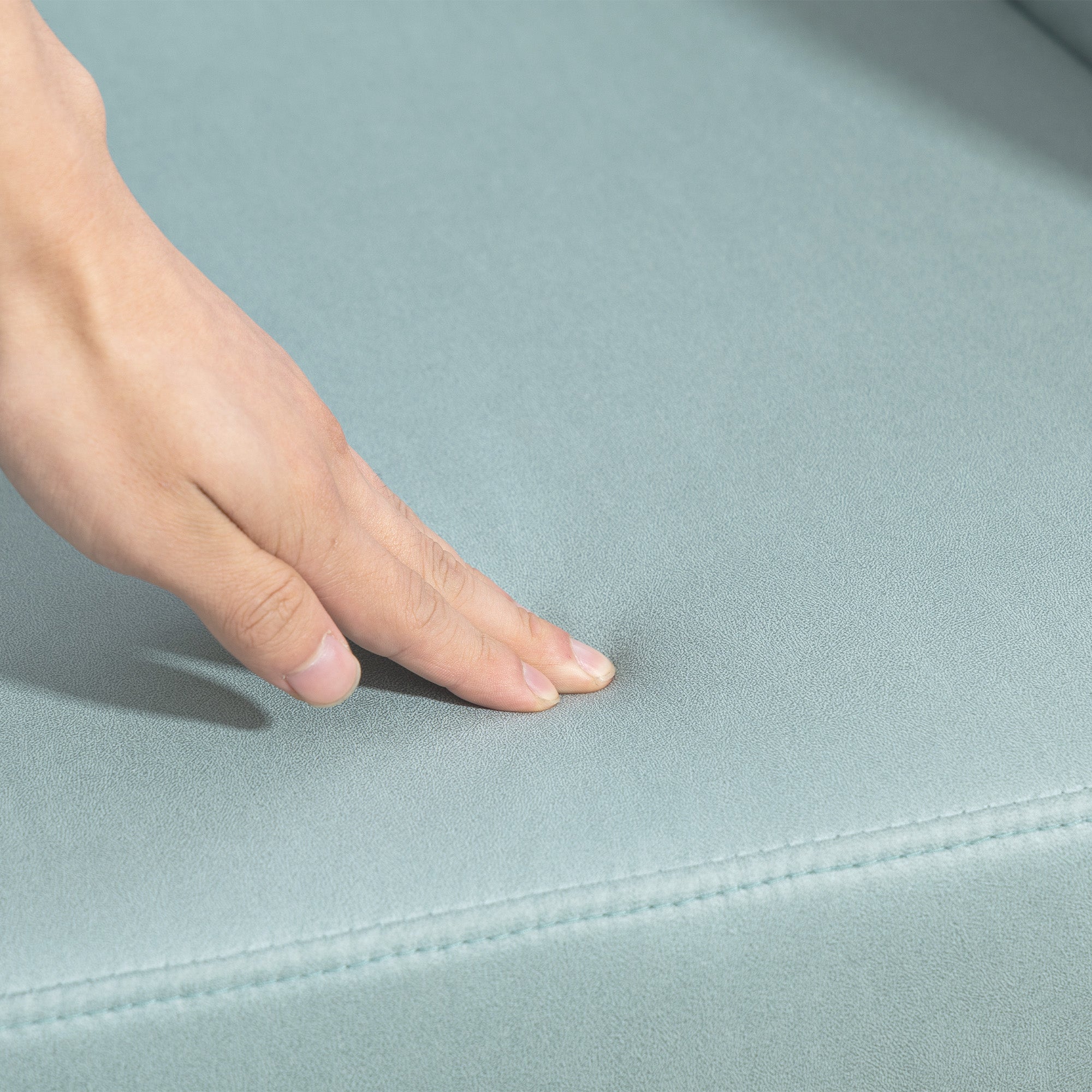 Poltrona Baloiço – 65x87x102 cm – Verde – Veludo