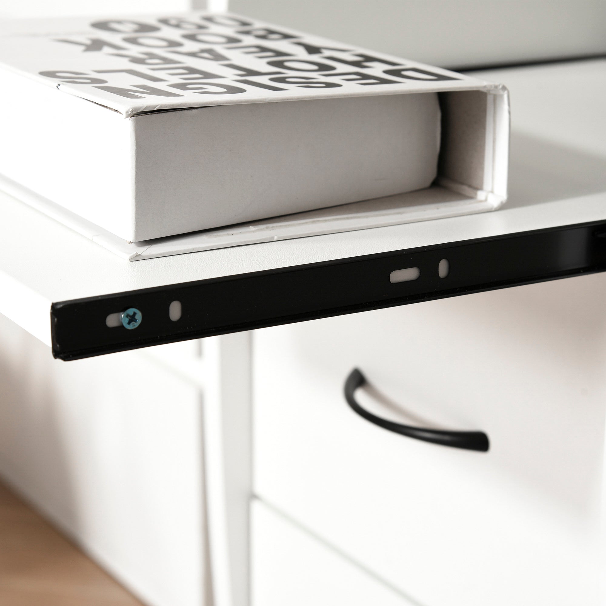 Mesa de Computador Compacta – 120x55x85 cm – Branco – Melamina