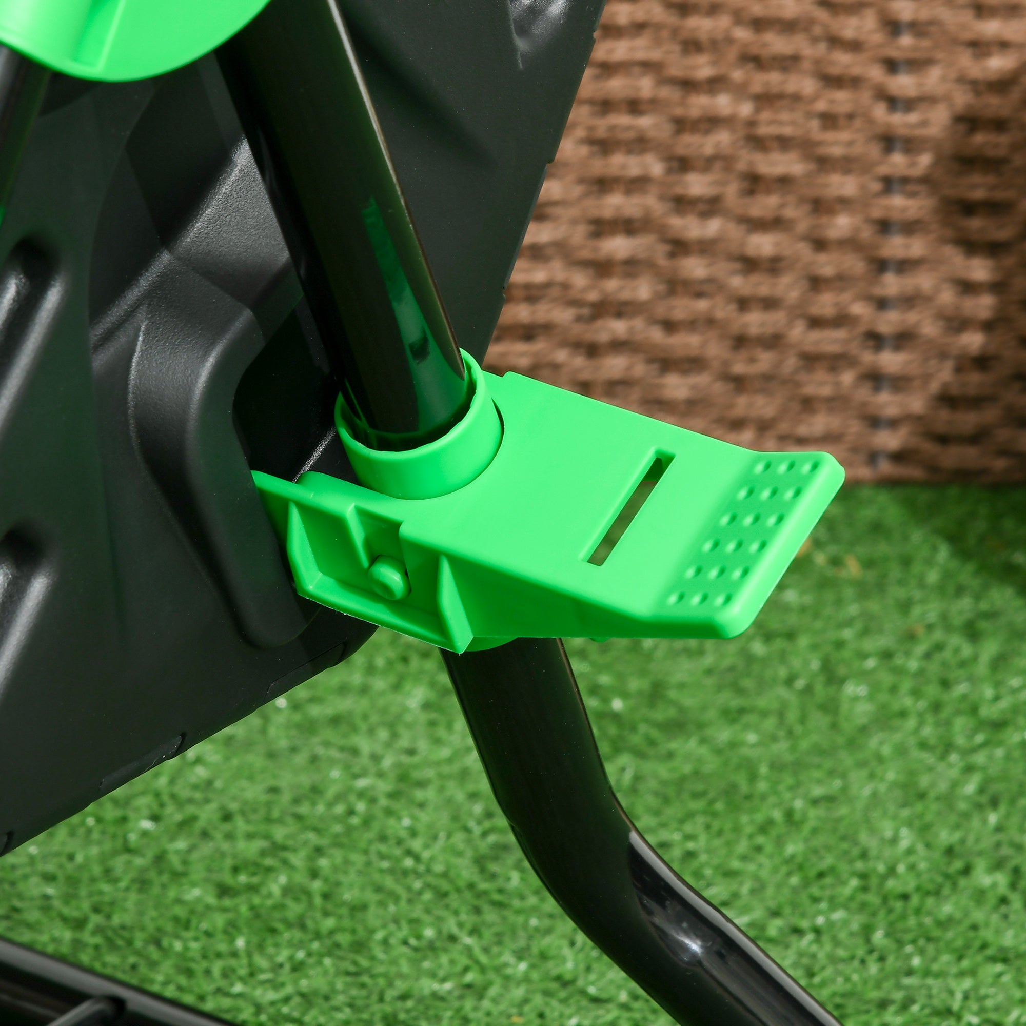 Compostor Giratório de Jardim 65L Preto e Verde 60x49x77 cm