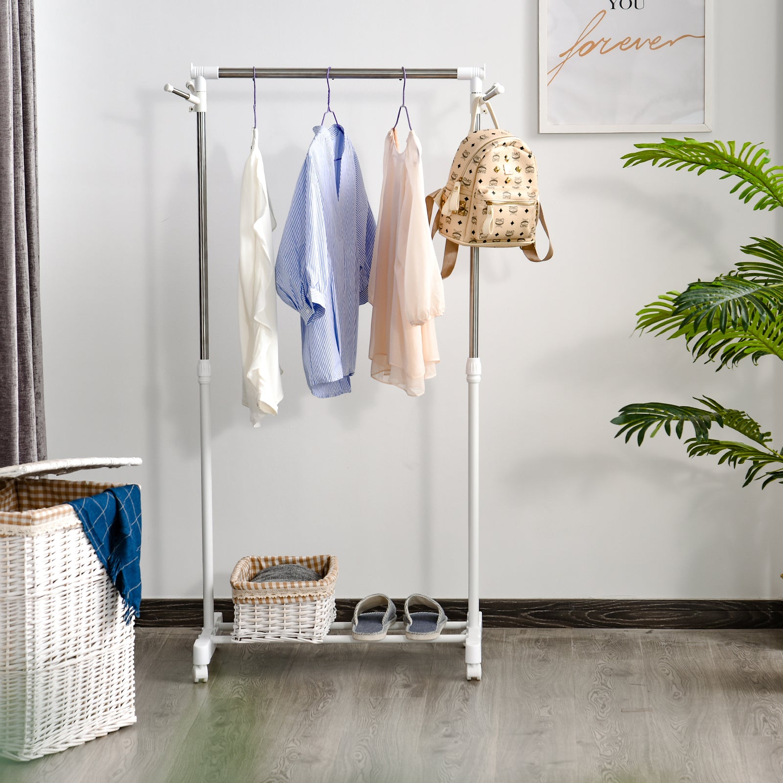 Cabide Ajustável em Altura com Prateleira Inferior - 68,5x42x87-145cm - Branco e Prata