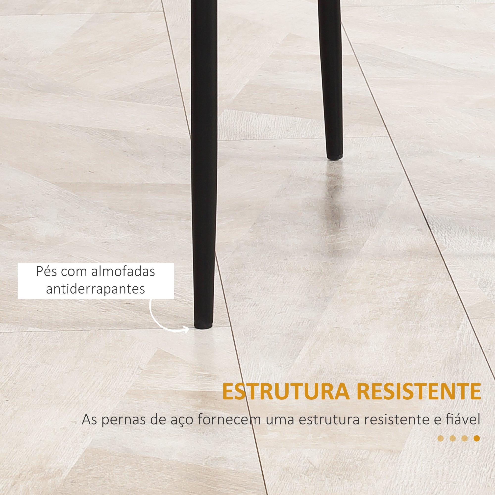 Conjunto de 4 Cadeiras de Sala de Jantar Estofadas em Couro Sintético Preto 41x50x97cm