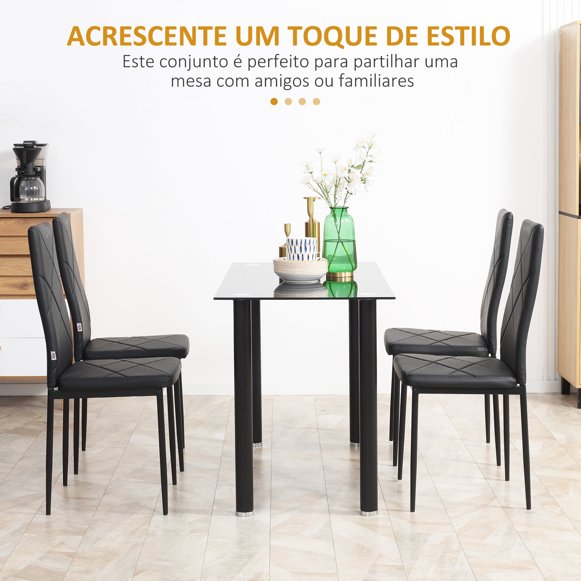 Conjunto de 4 Cadeiras de Sala de Jantar Estofadas em Couro Sintético Preto 41x50x97cm