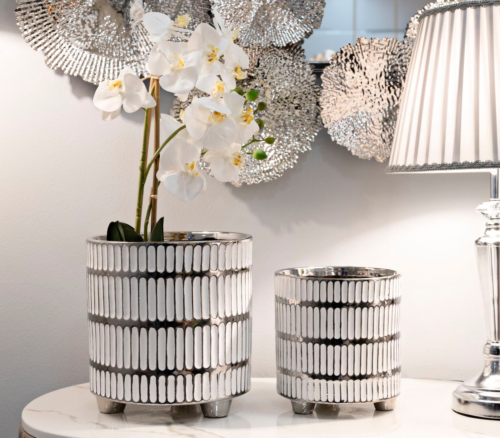Conjunto de Dois Vasos Cerâmicos GLAM – Branco e Prata
