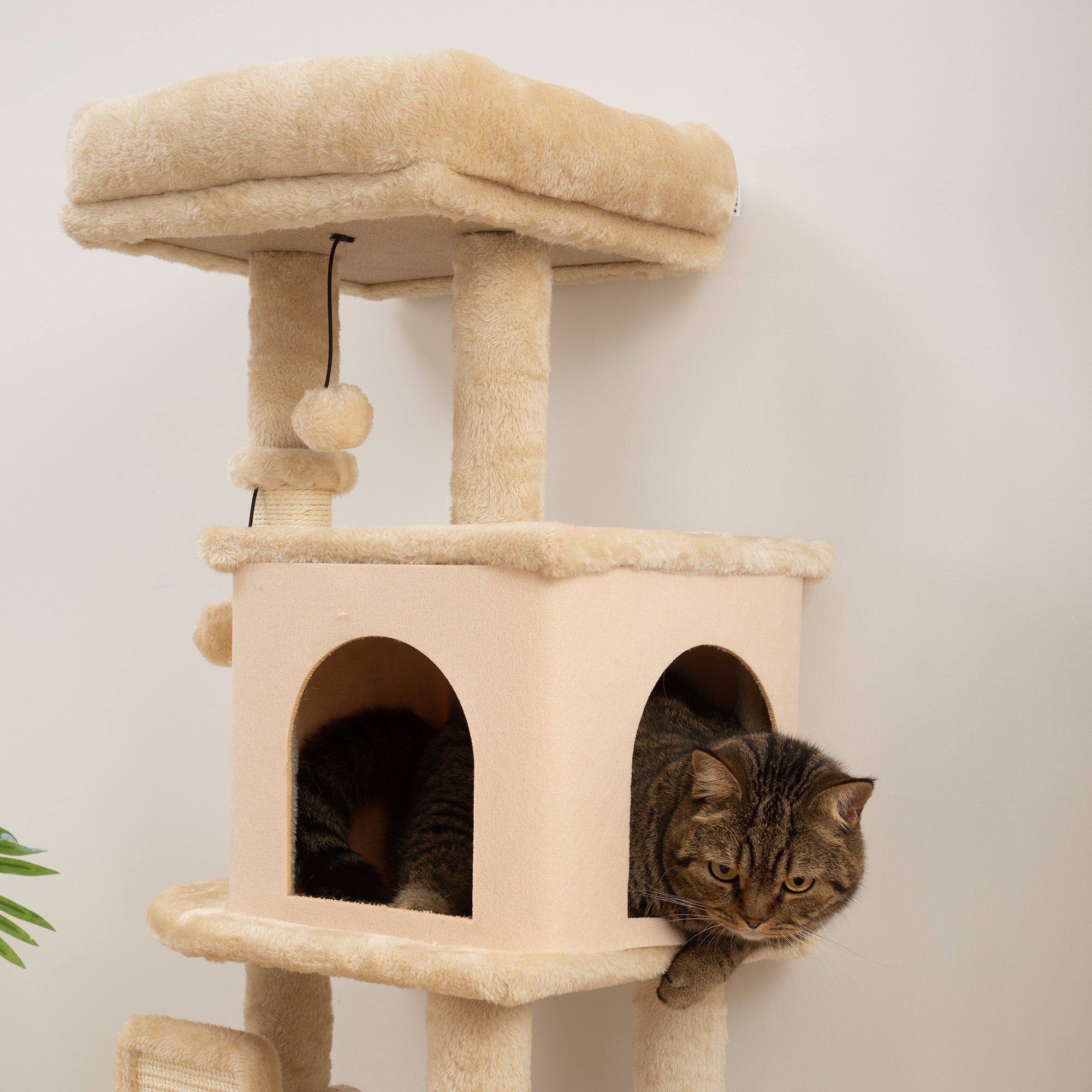 Arranhador para Gatos Bege 44x34x104 cm com Plataformas e Bolas Suspensas