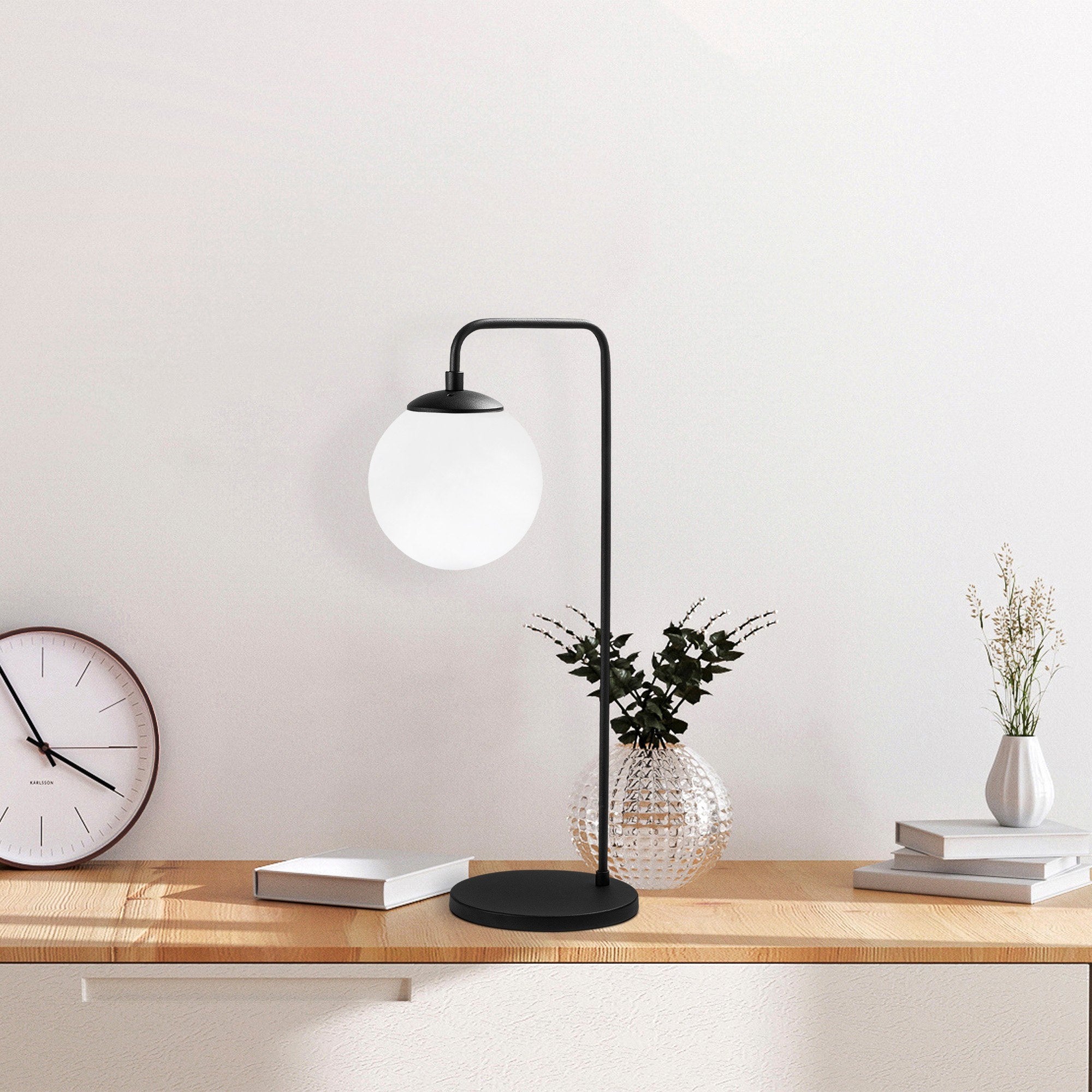 Candeeiro de Mesa Elegante com Corpo de Metal e Tampa de Vidro, 17 x 25 x 55 cm | Botão Liga/Desliga, Soquete E14, Design Preto e Branco | Perfeito para Decoração Moderna