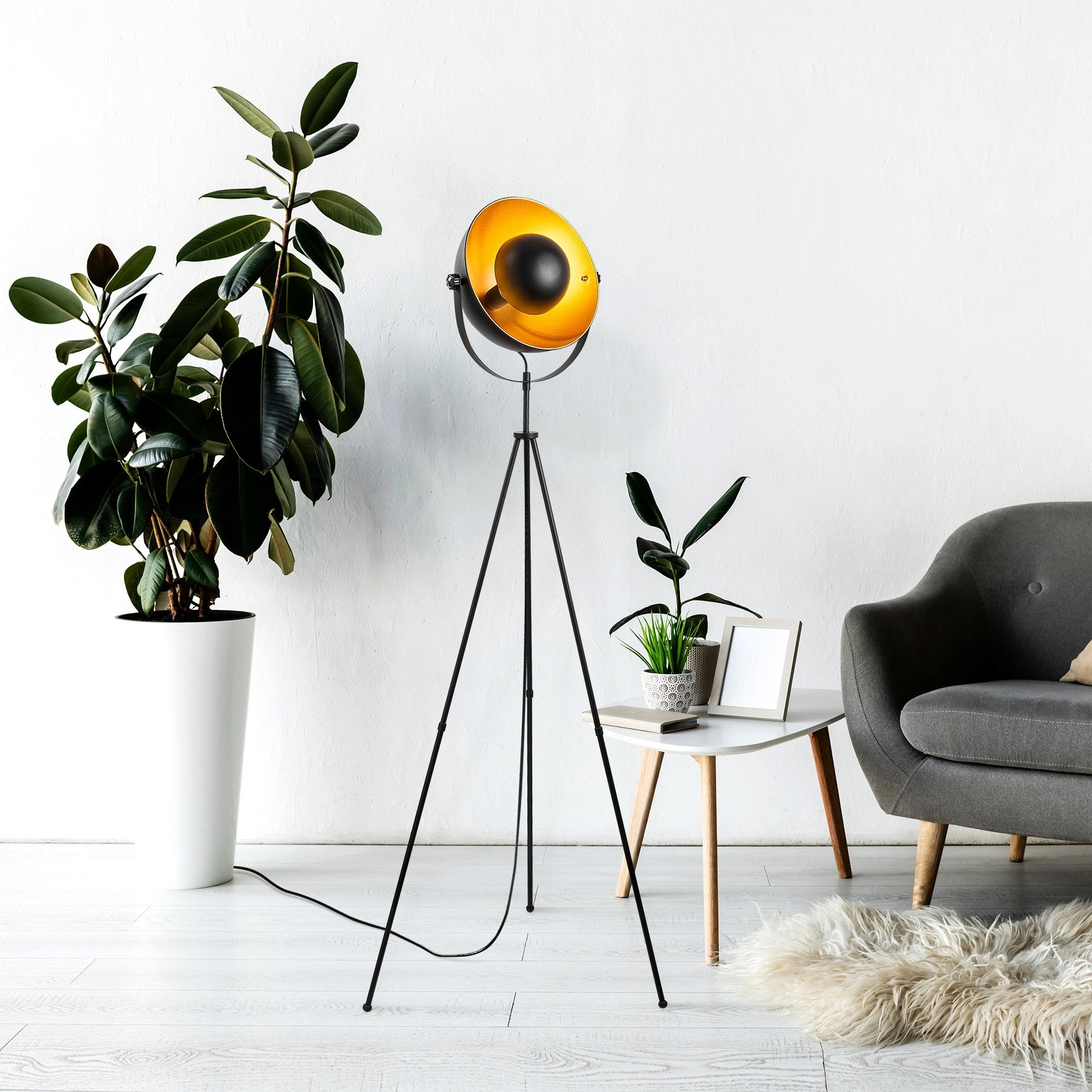 Candeeiro de Pé Elegante com Corpo em Metal, Preto e Dourado, 62 x 45 x 160 cm | Diâmetro do Soquete: 35 cm, Soquete E27, Cabo de 200 cm | Iluminação Elegante para Espaços Modernos