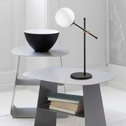 Candeeiro de Mesa Elegante Preta, Corpo de Metal com Tampa de Vidro, 76 cm de Altura, 15 cm de Diâmetro | Interruptor Liga/Desliga, Soquete E27, Cabo de 250 cm | Iluminação Elegante para Casa e Escritório