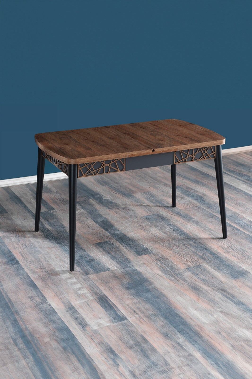 Mesa de Jantar Extensível – 131.5 cm a 170 cm – Nogueira e Preto – Painel de Partículas