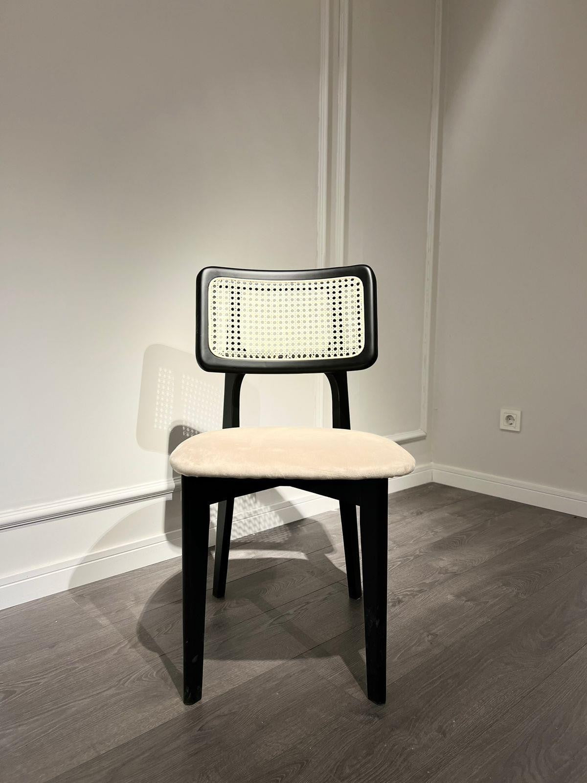 Conjunto de mesa de jantar e cadeiras (5 peças)-Bell-Preto
Branco