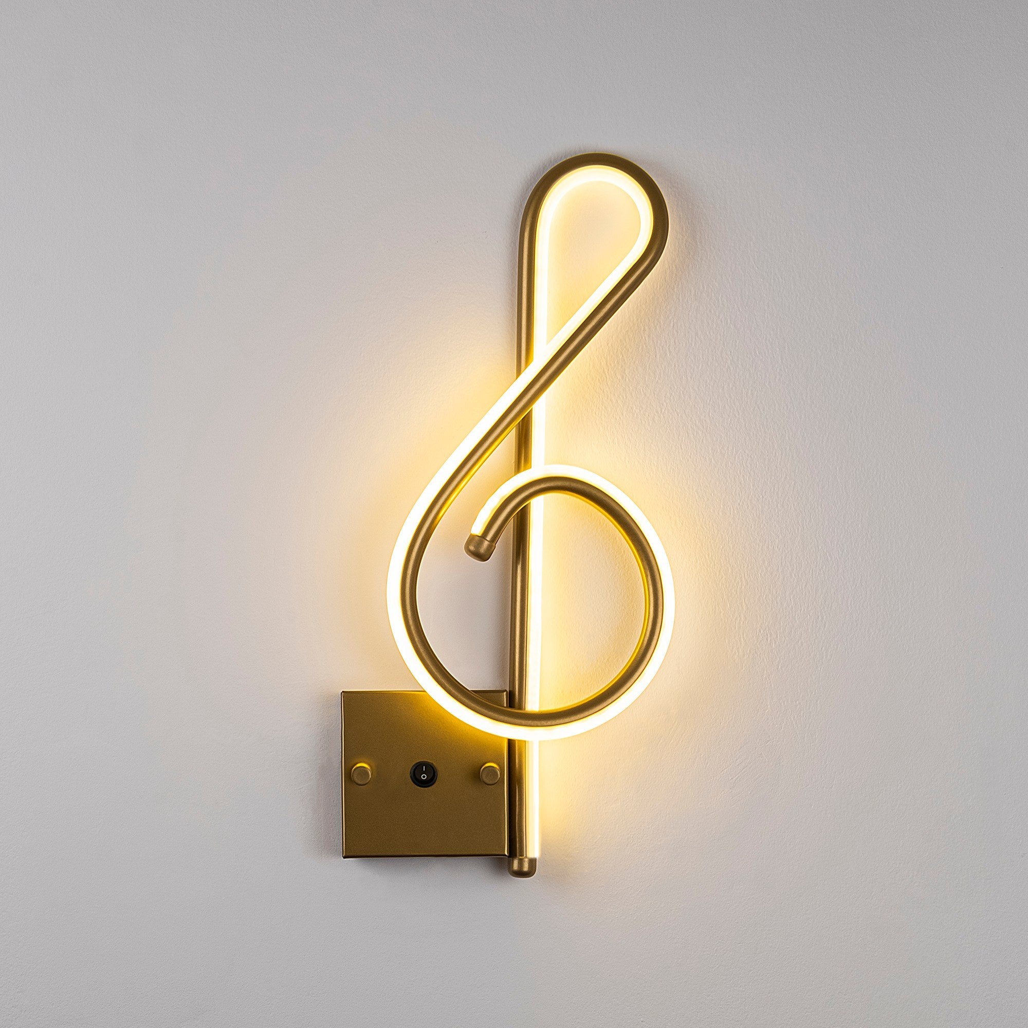 Candeeiro de Parede Elegante Dourada, Corpo em Metal, 20x45x3 cm | LED 12W 3000K, IP20 | Iluminação Elegante para Decoração e Ambiente Modernos