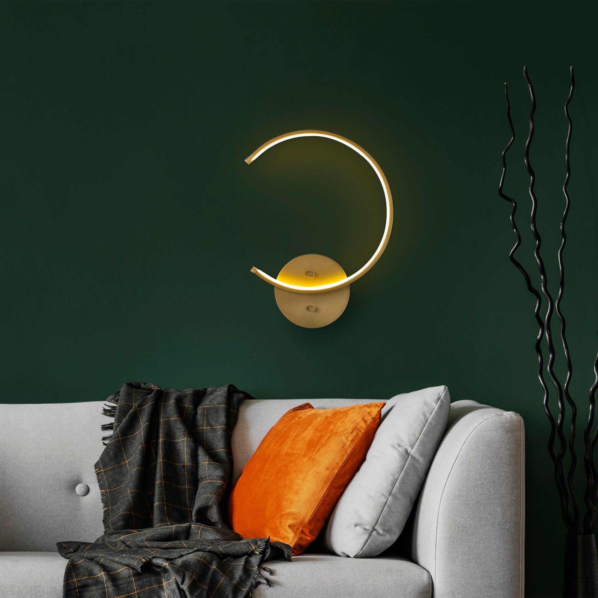Candeeiro de Parede Elegante Dourada, Corpo em Metal, 33 x 46 x 6 cm | LED Integral 12W 3000K | Iluminação Elegante para Decoração e Ambiente Modernos