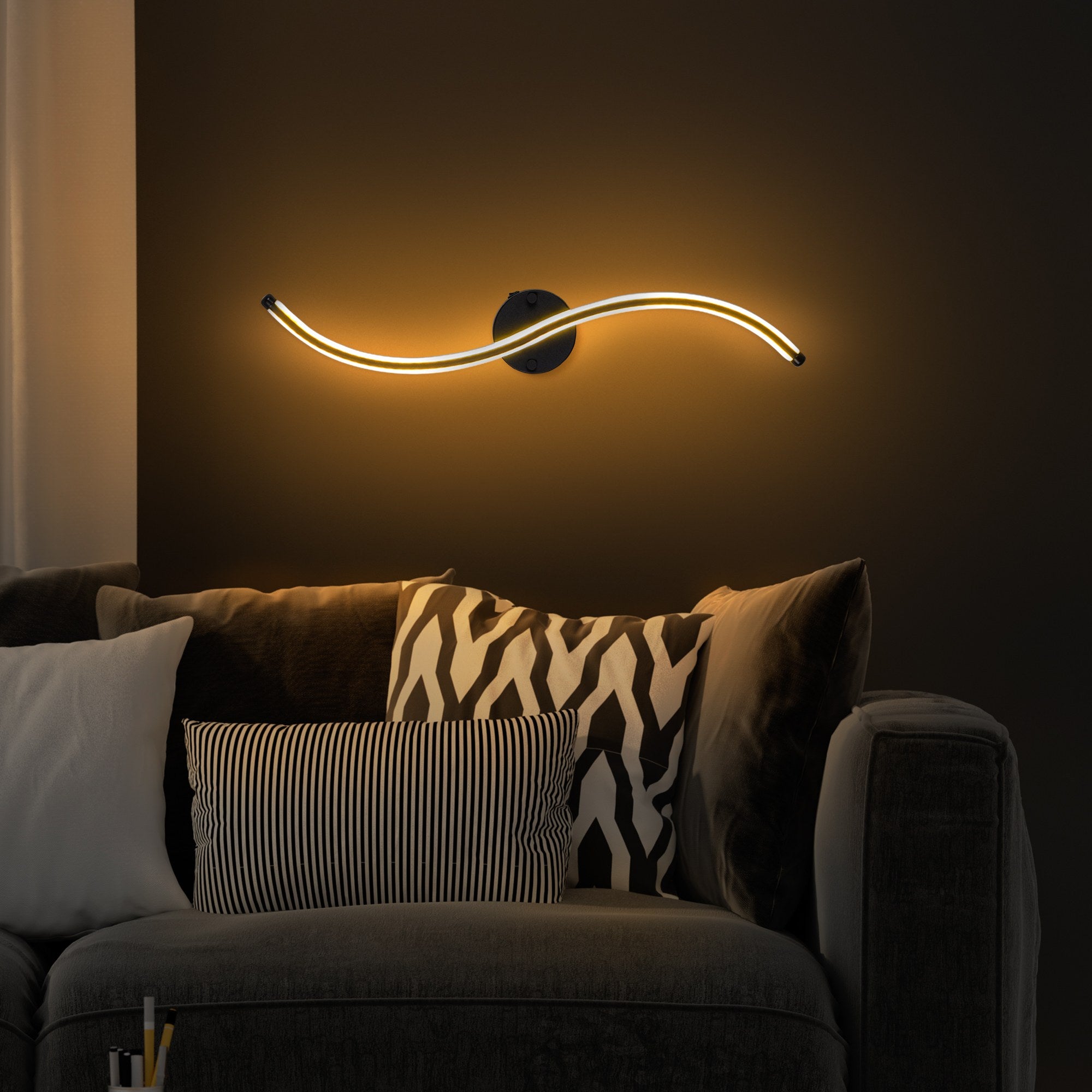Candeeiro de Parede preta elegante, corpo de metal, 67 cm de altura | LED integrado 16 W 3000 K | Ideal para decoração moderna e iluminação ambiente, com classificação IP20