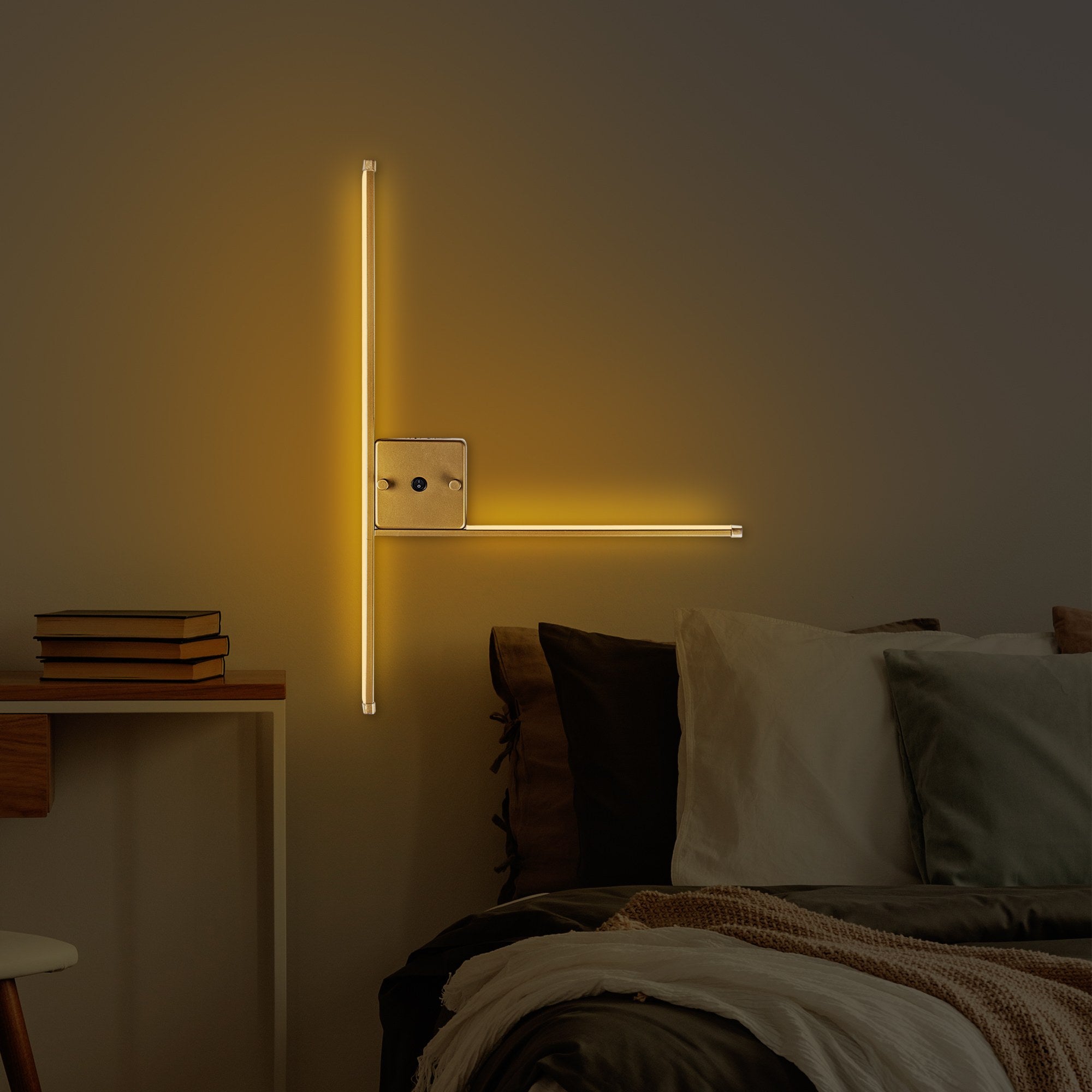 Candeeiro de Parede Elegante Dourada, Corpo em Metal, 61 x 42 x 3 cm | LED SMD 14,4 W 3000 K | Iluminação Elegante para Decoração e Ambiente Modernos