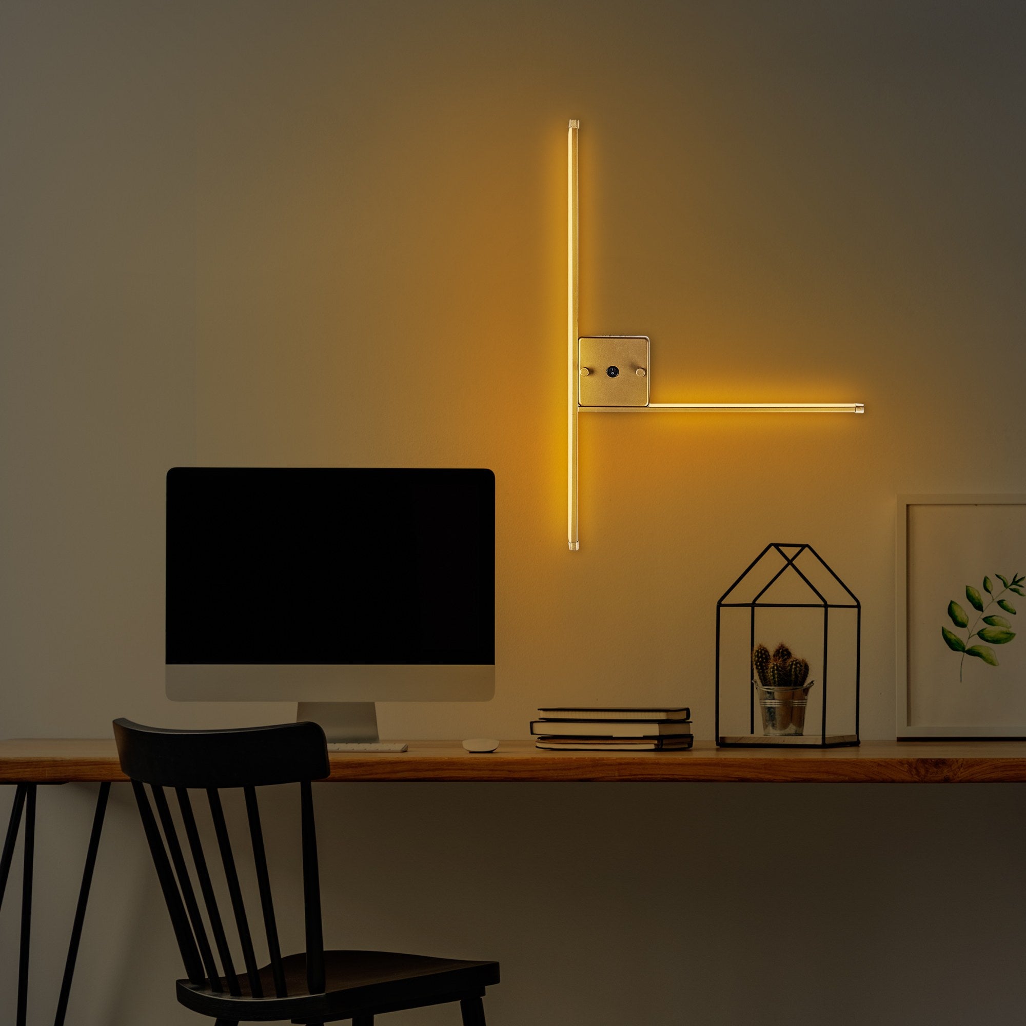 Candeeiro de Parede Elegante Dourada, Corpo em Metal, 61 x 42 x 3 cm | LED SMD 14,4 W 3000 K | Iluminação Elegante para Decoração e Ambiente Modernos