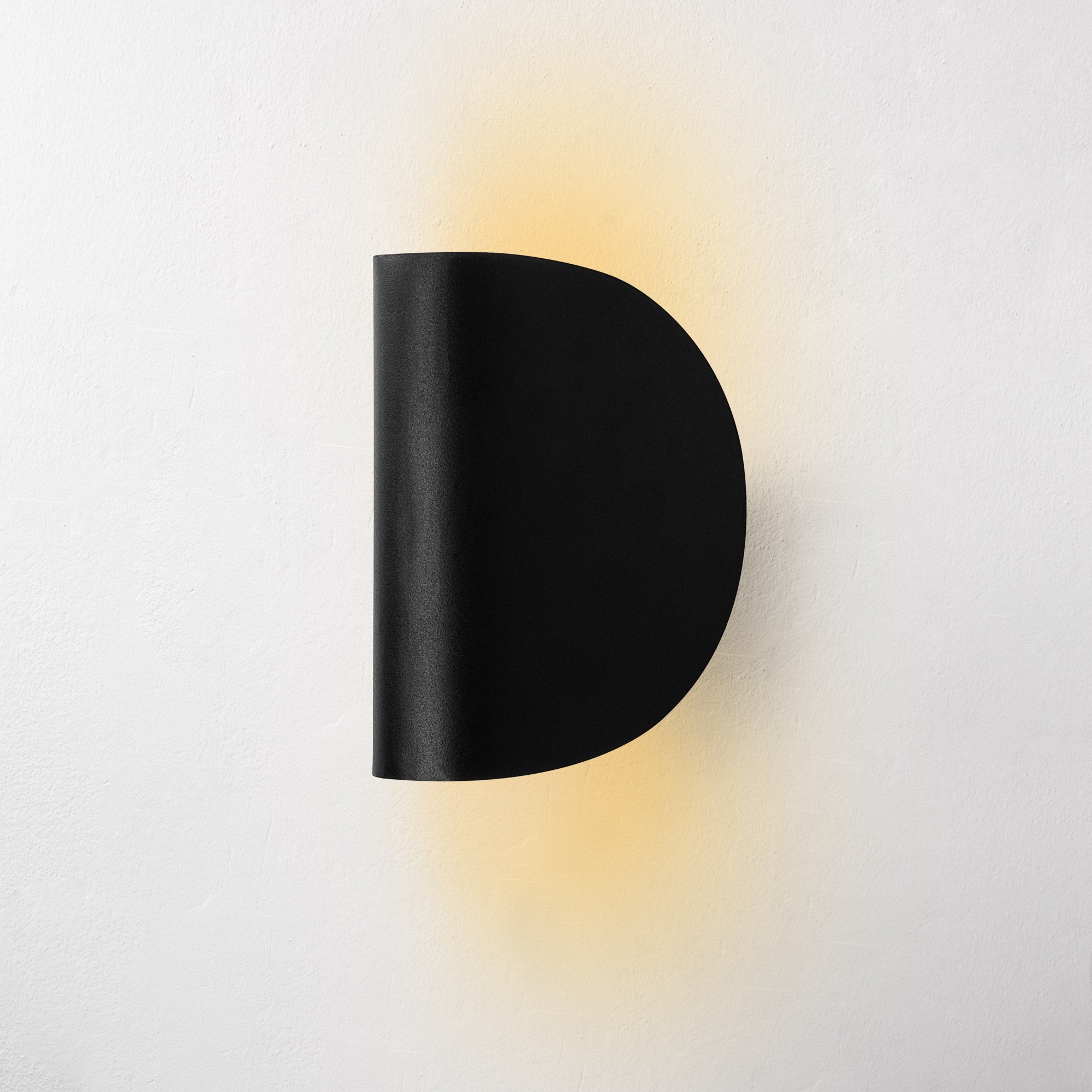 Luminária de parede preta elegante, corpo de metal, 17x12x13 cm | IP20, LED 1W 3000K | Ideal para decoração moderna e iluminação ambiente