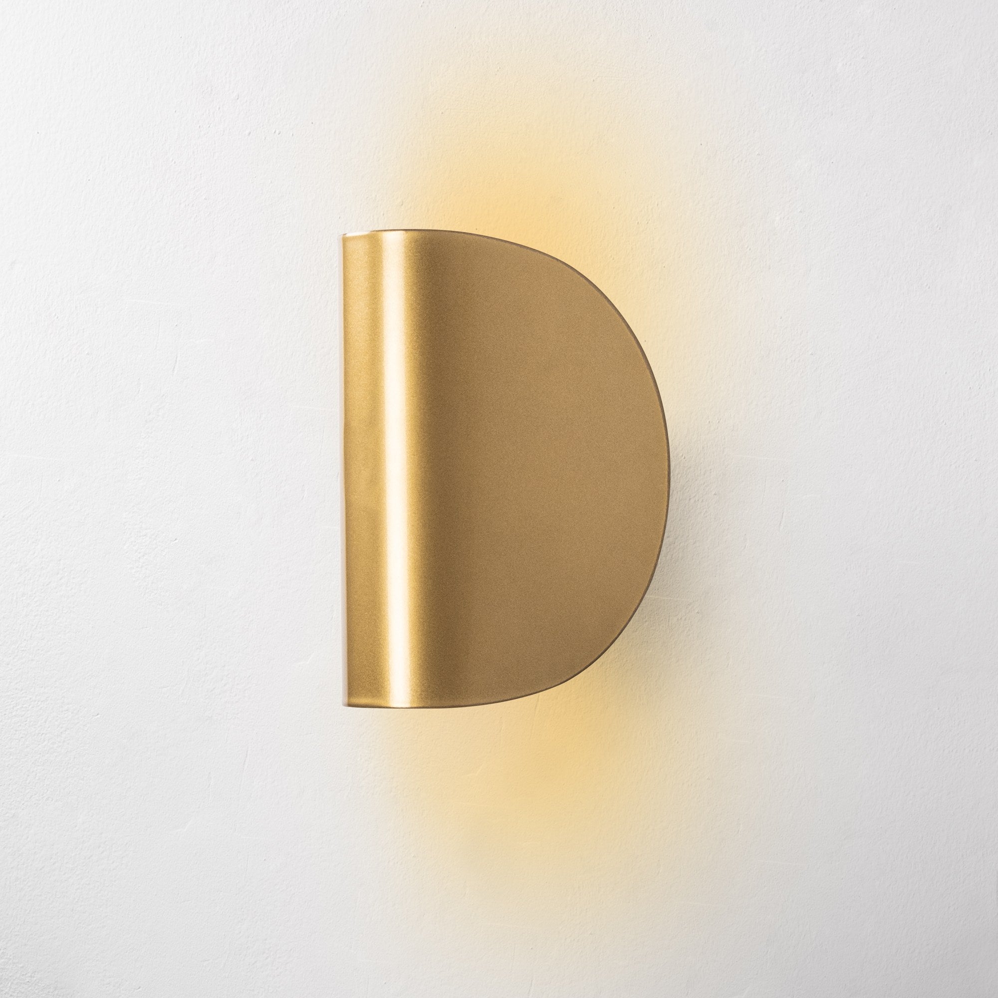 Luminária de Parede Elegante Dourada, Corpo em Metal, 17x12x13 cm | IP20, LED 1W 3000K | Iluminação Elegante para Decoração e Ambiente Modernos