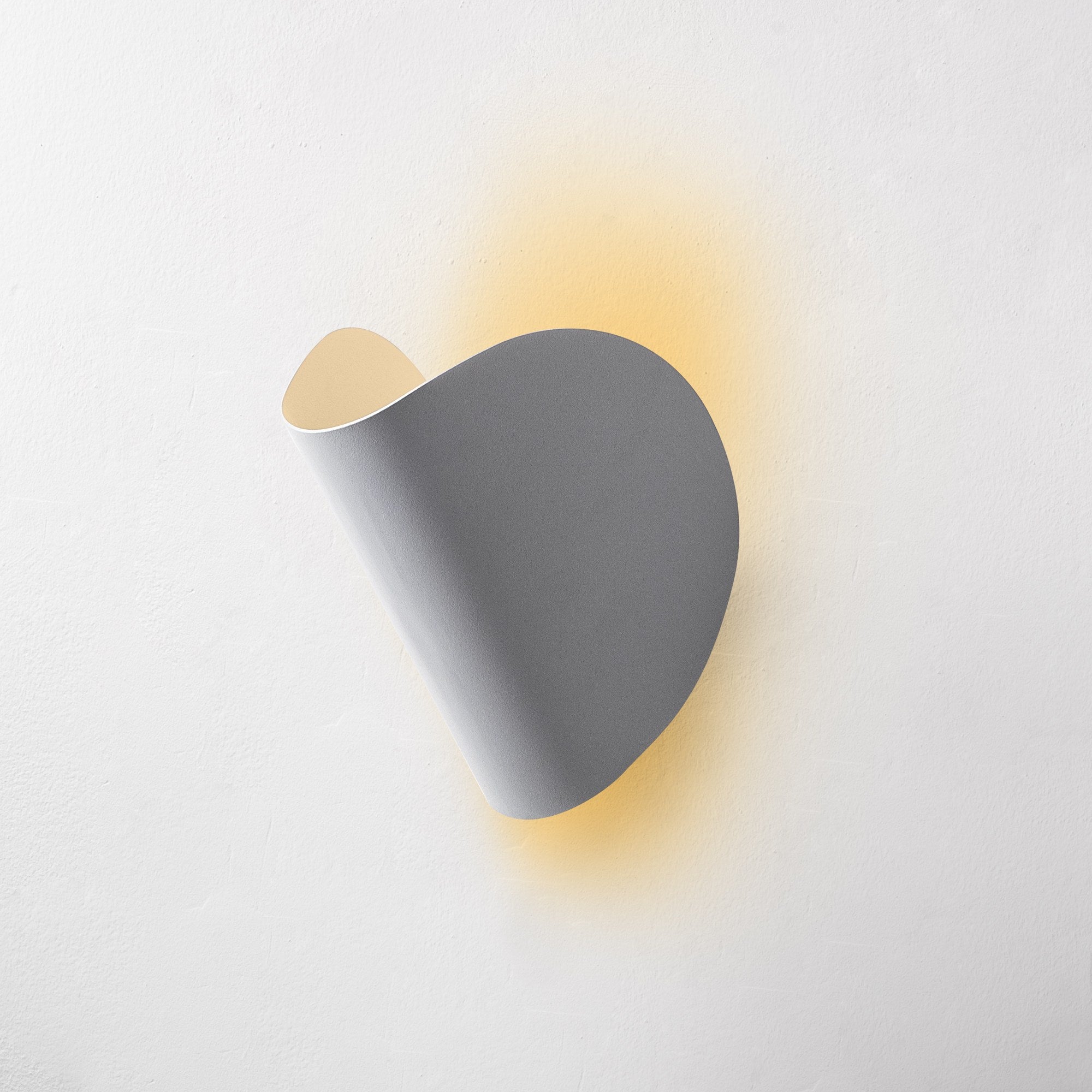 Luminária de parede cinza elegante, corpo de metal, 17x12x13 cm | IP20, LED 1W 3000K | Ideal para decoração moderna e iluminação ambiente