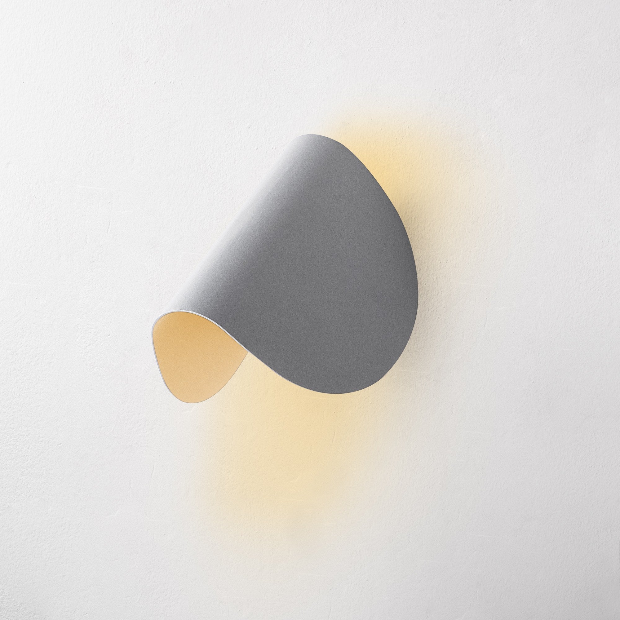 Luminária de parede cinza elegante, corpo de metal, 17x12x13 cm | IP20, LED 1W 3000K | Ideal para decoração moderna e iluminação ambiente