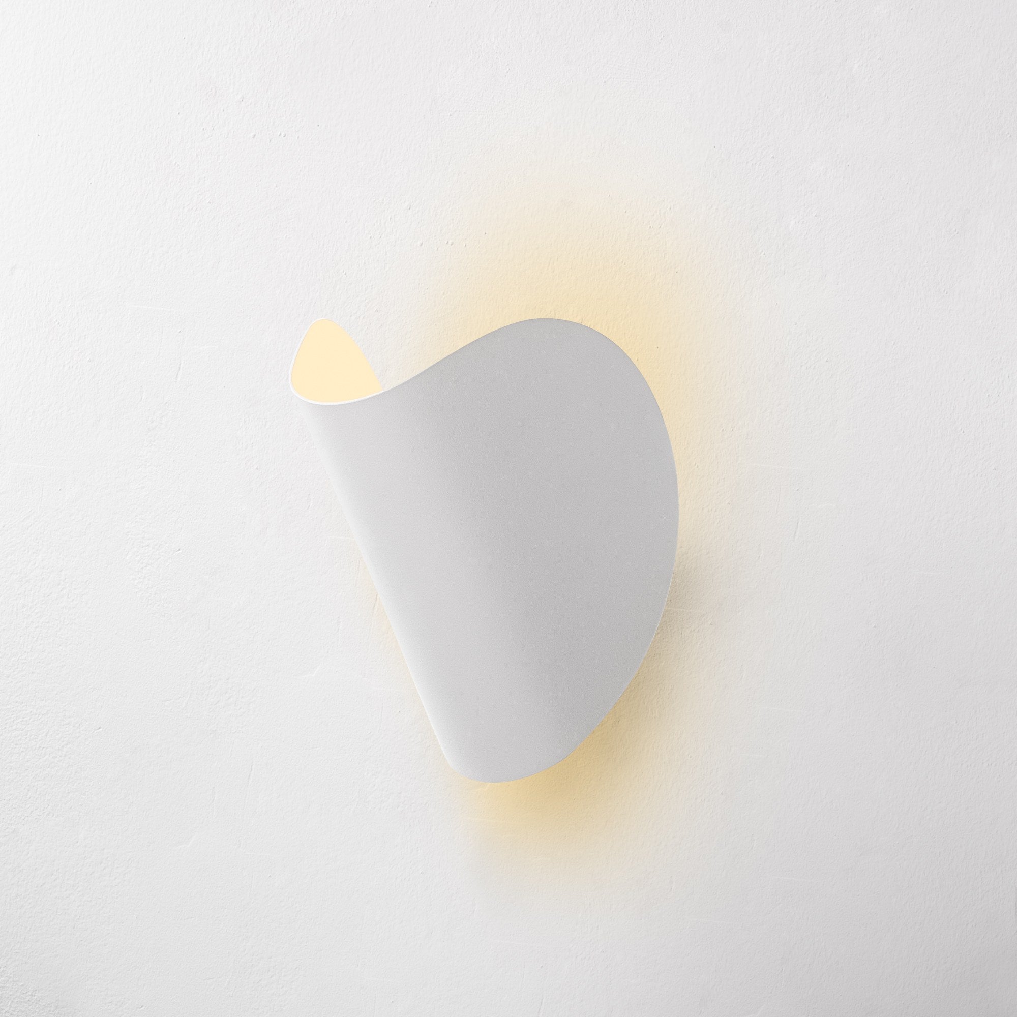 Luminária de parede cromada elegante, corpo de metal, 17x12x13 cm | IP20, LED 1W 3000K | Design moderno para casa e escritório, solução de iluminação elegante